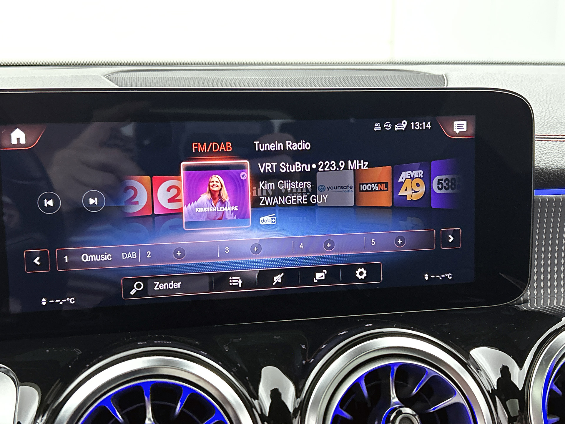 Foto van Mercedes-Benz Eqb 300 4Matic