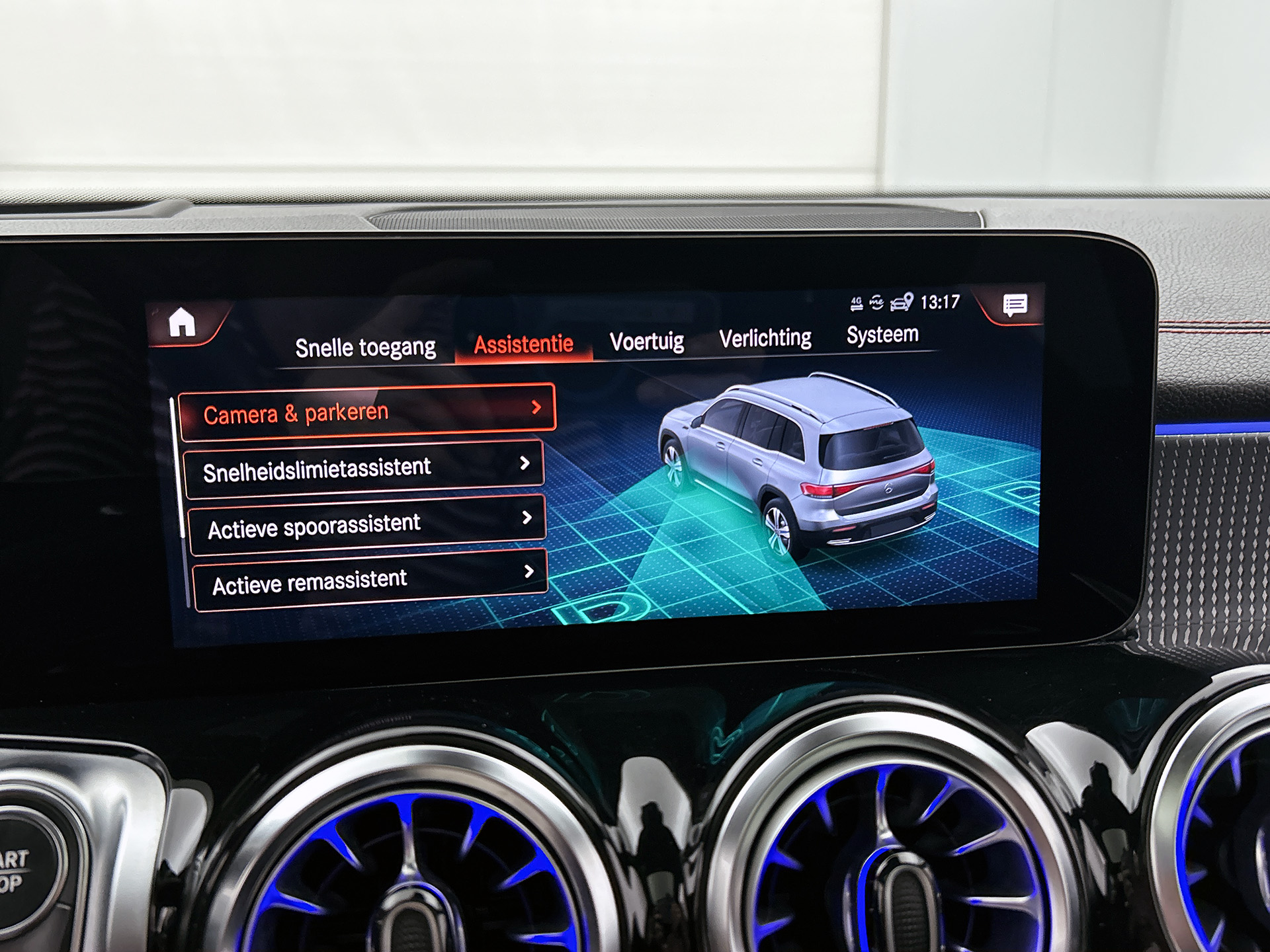 Foto van Mercedes-Benz Eqb 300 4Matic