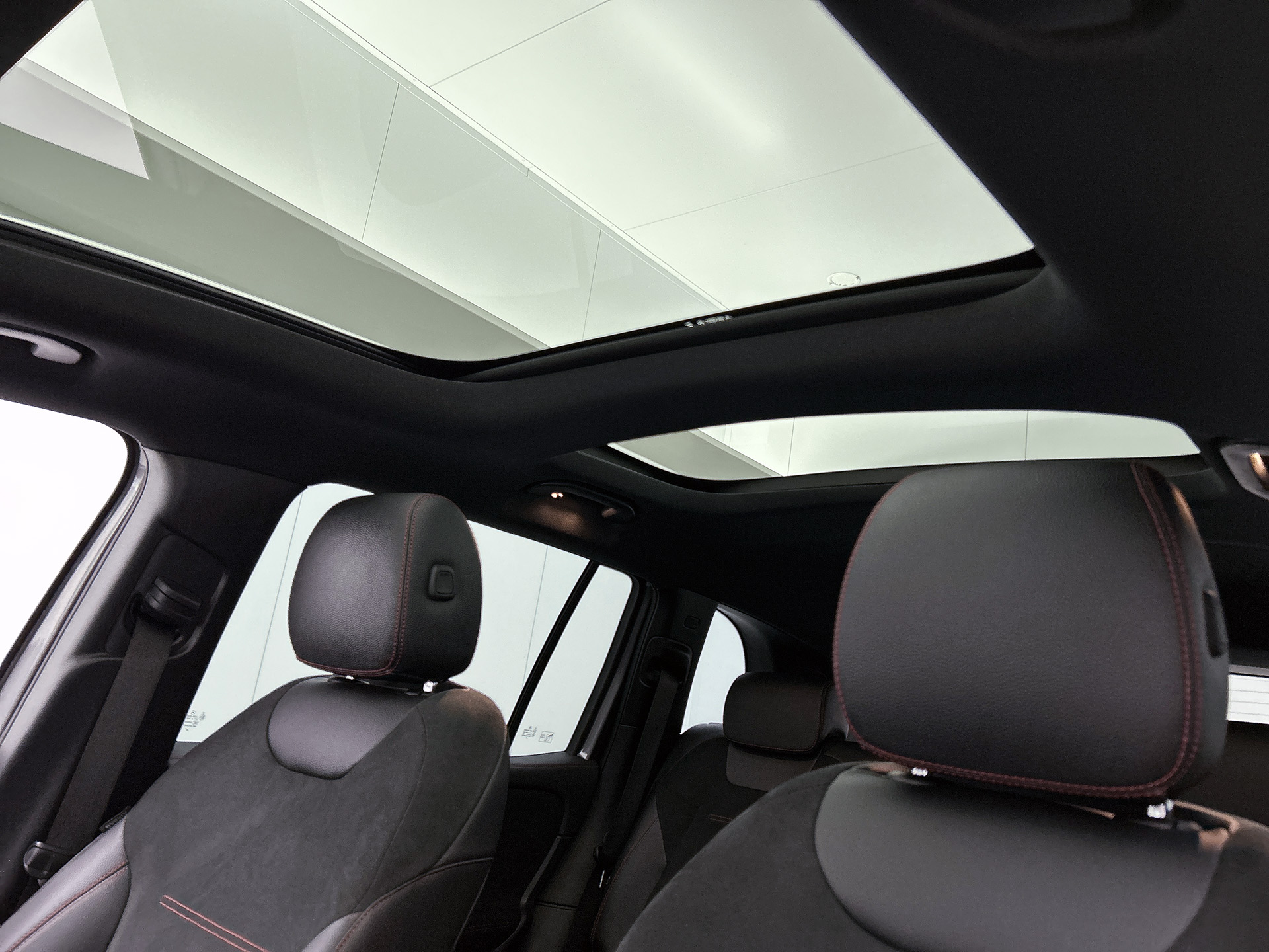 Foto van Mercedes-Benz Eqb 300 4Matic