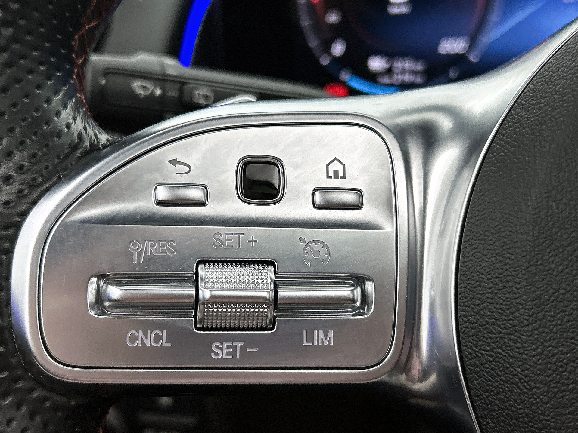 Foto van Mercedes-Benz Eqb 300 4Matic