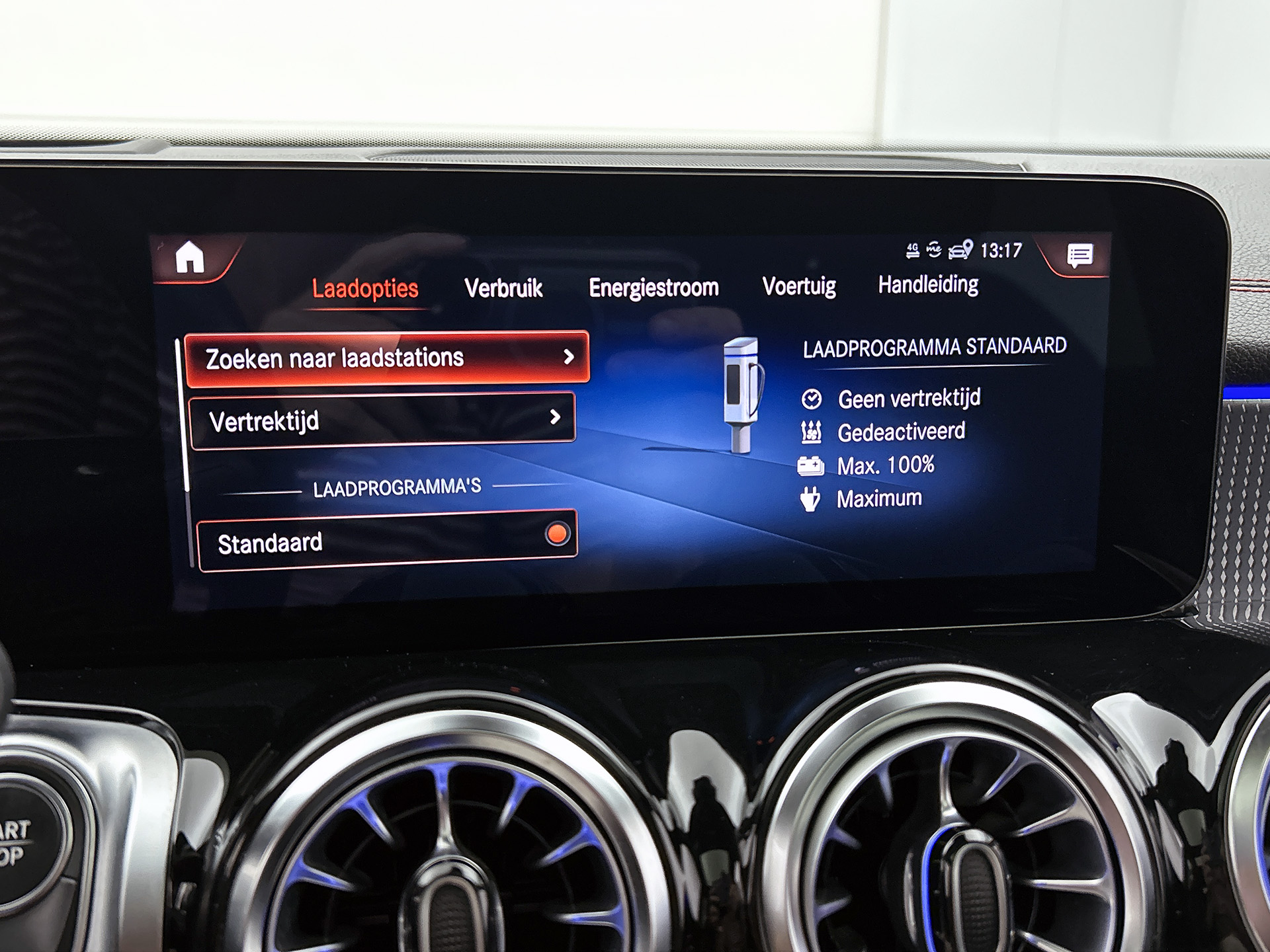 Foto van Mercedes-Benz Eqb 300 4Matic