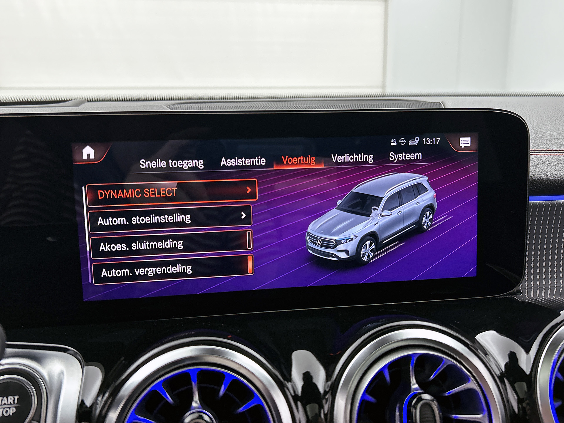Foto van Mercedes-Benz Eqb 300 4Matic