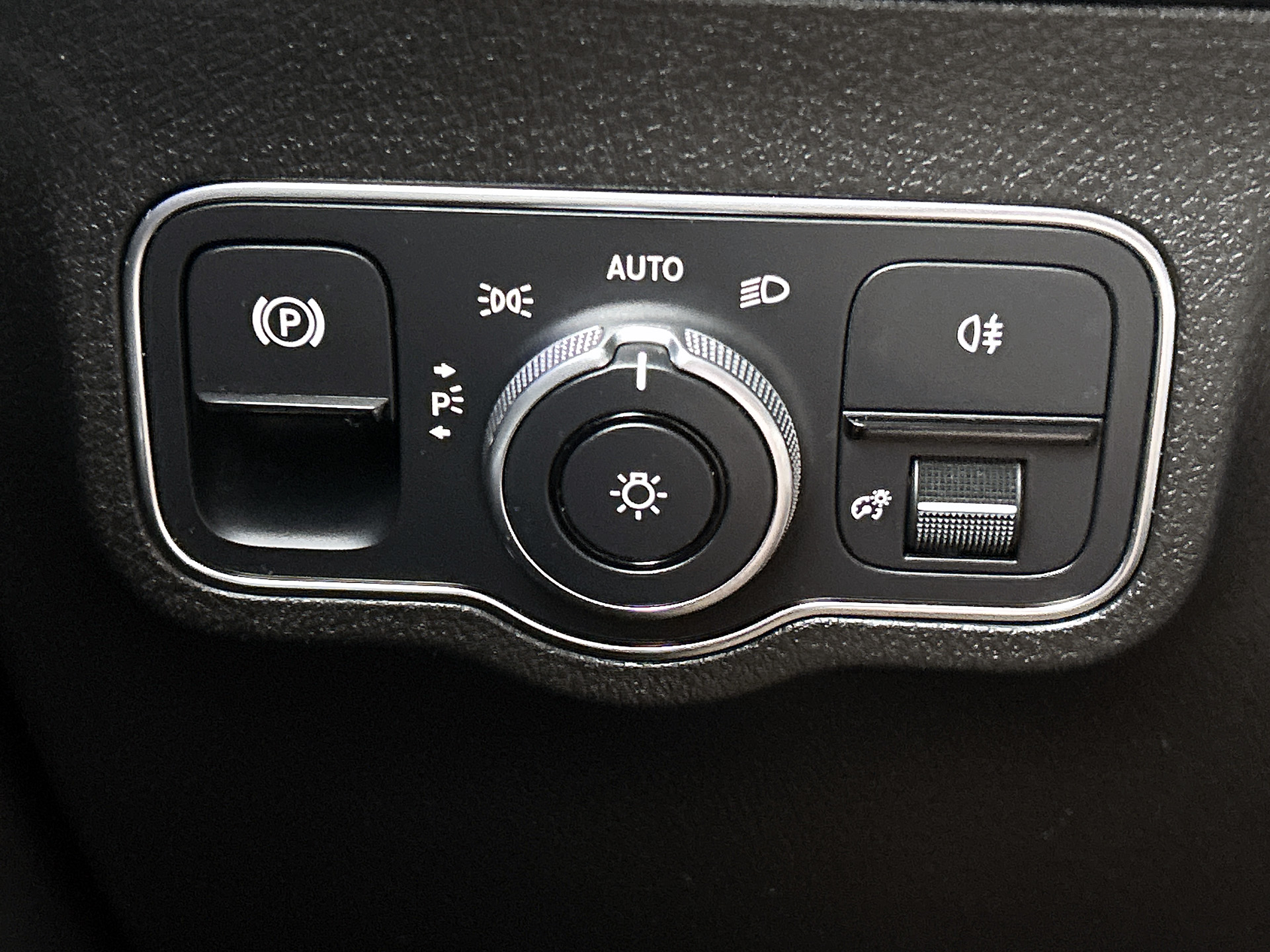 Foto van Mercedes-Benz Eqb 300 4Matic