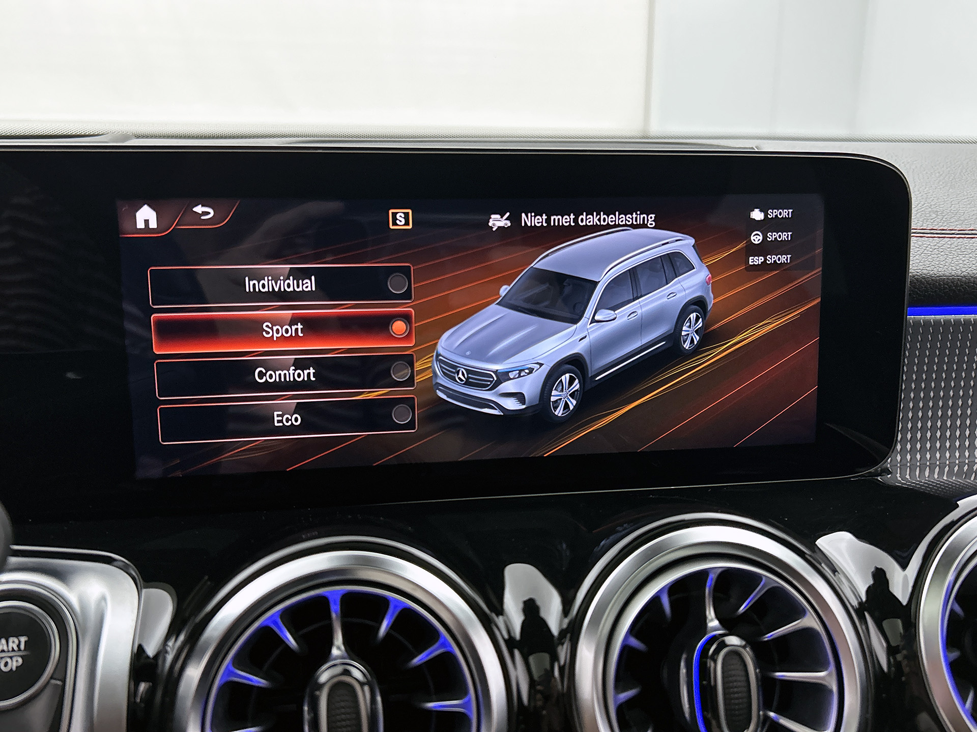 Foto van Mercedes-Benz Eqb 300 4Matic
