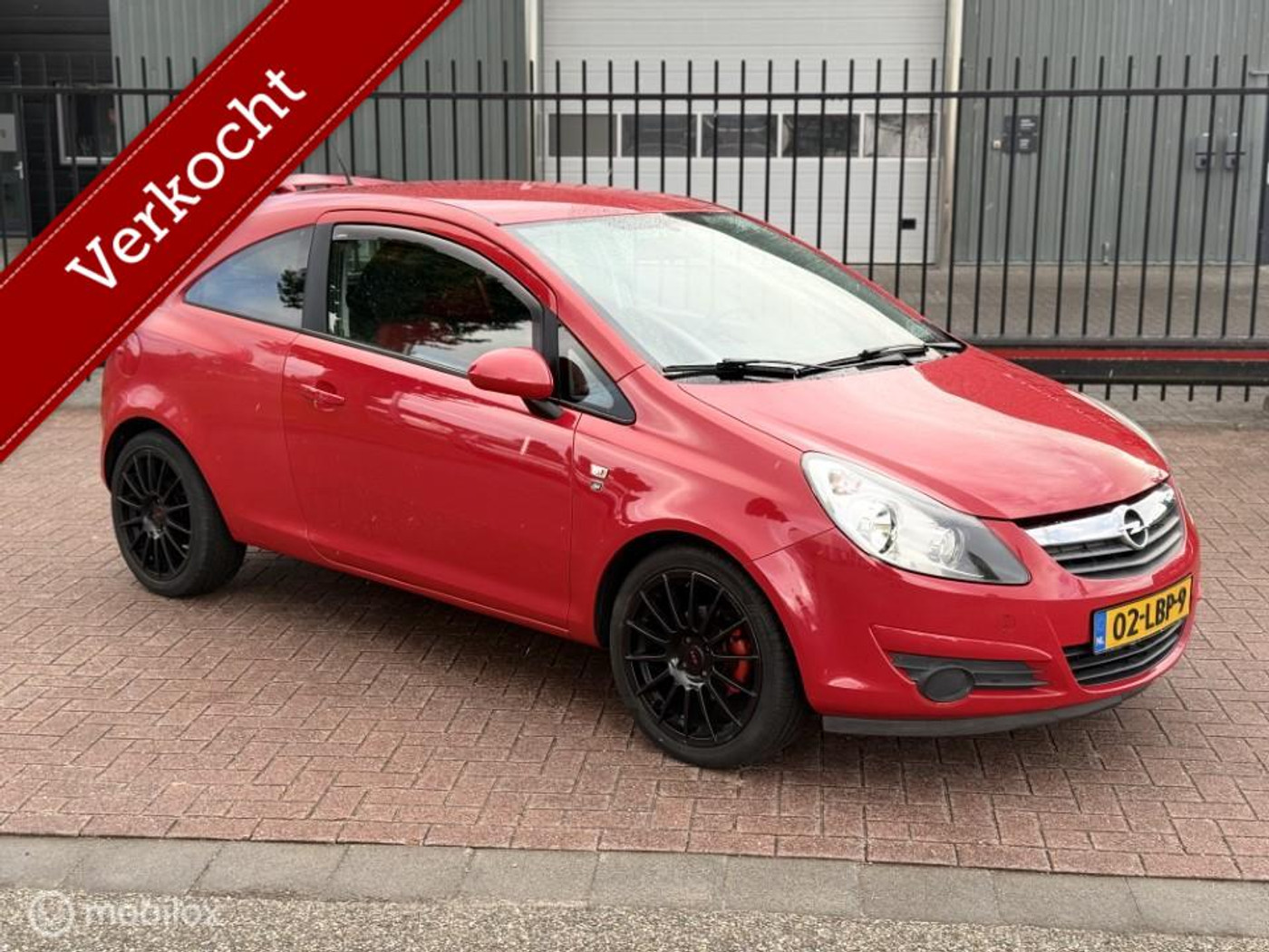 Opel Corsa 1.2-16V '111' Edition 2010 - voorkant