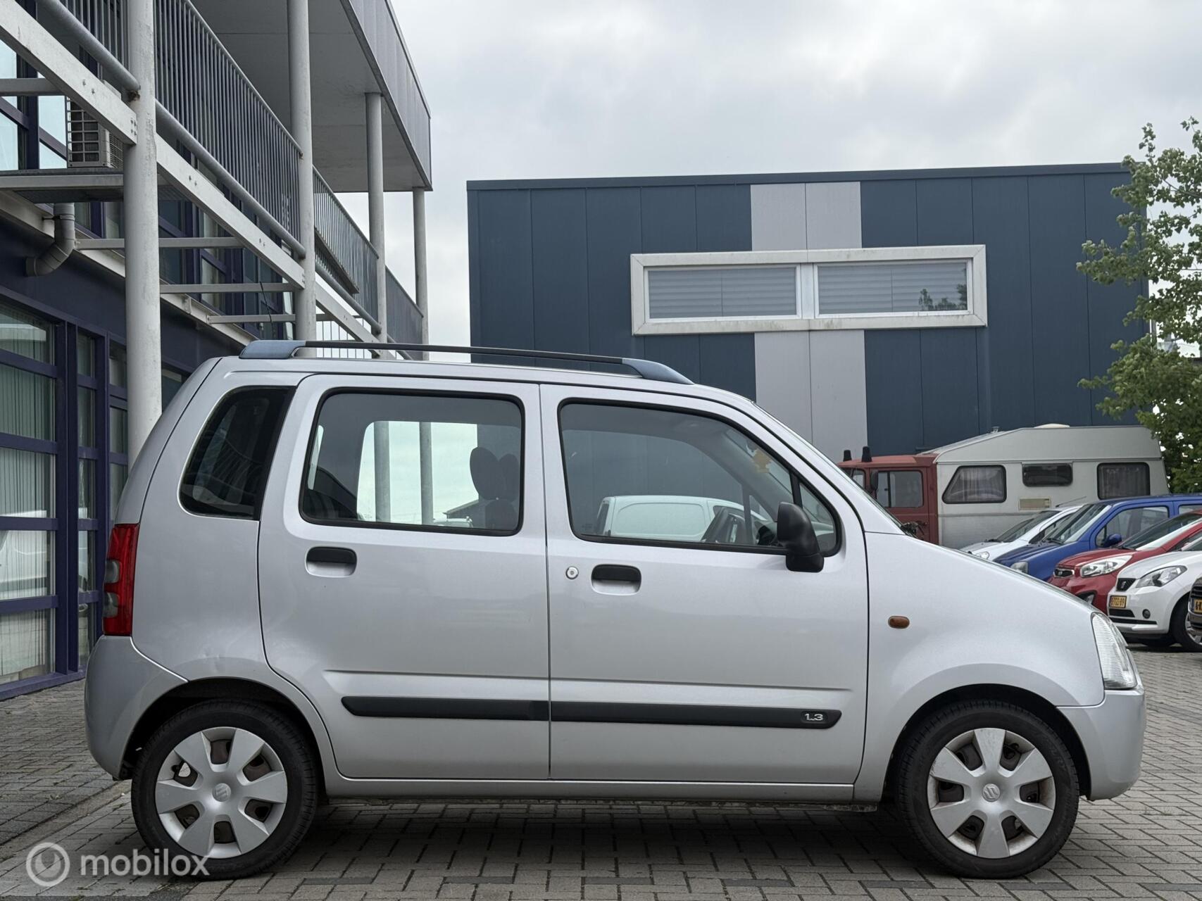 Foto van Suzuki Wagon R