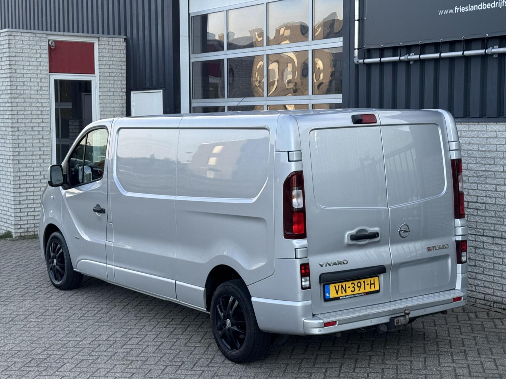 Foto van Opel Vivaro-b