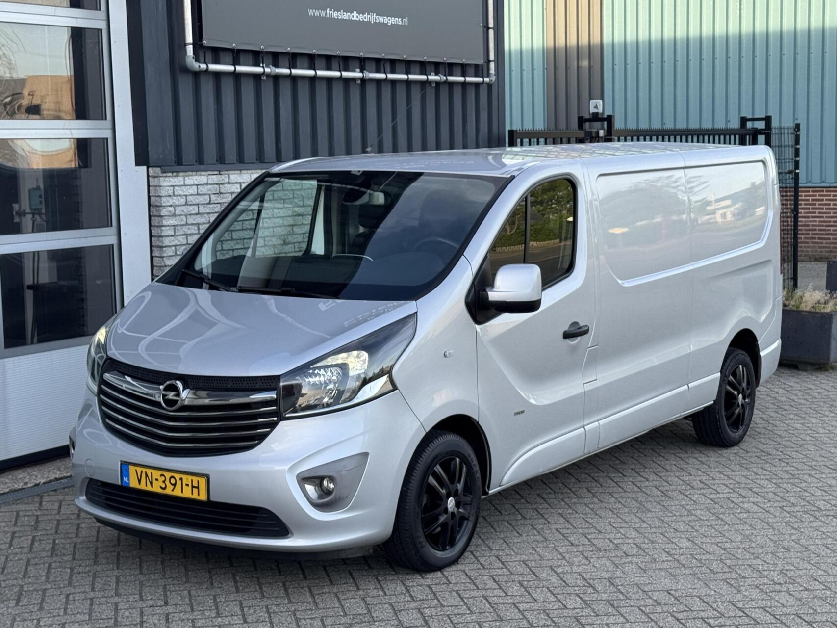 Foto van Opel Vivaro-b