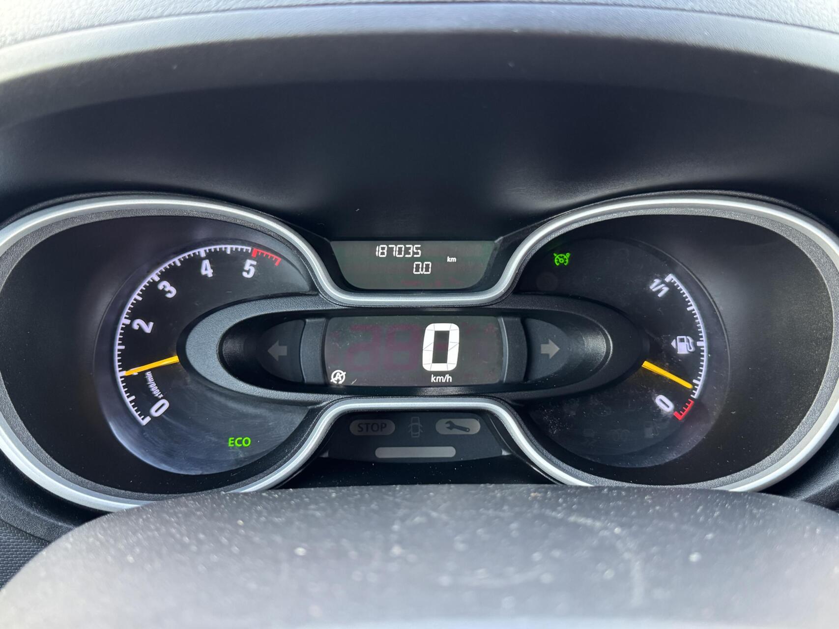 Foto van Opel Vivaro-b