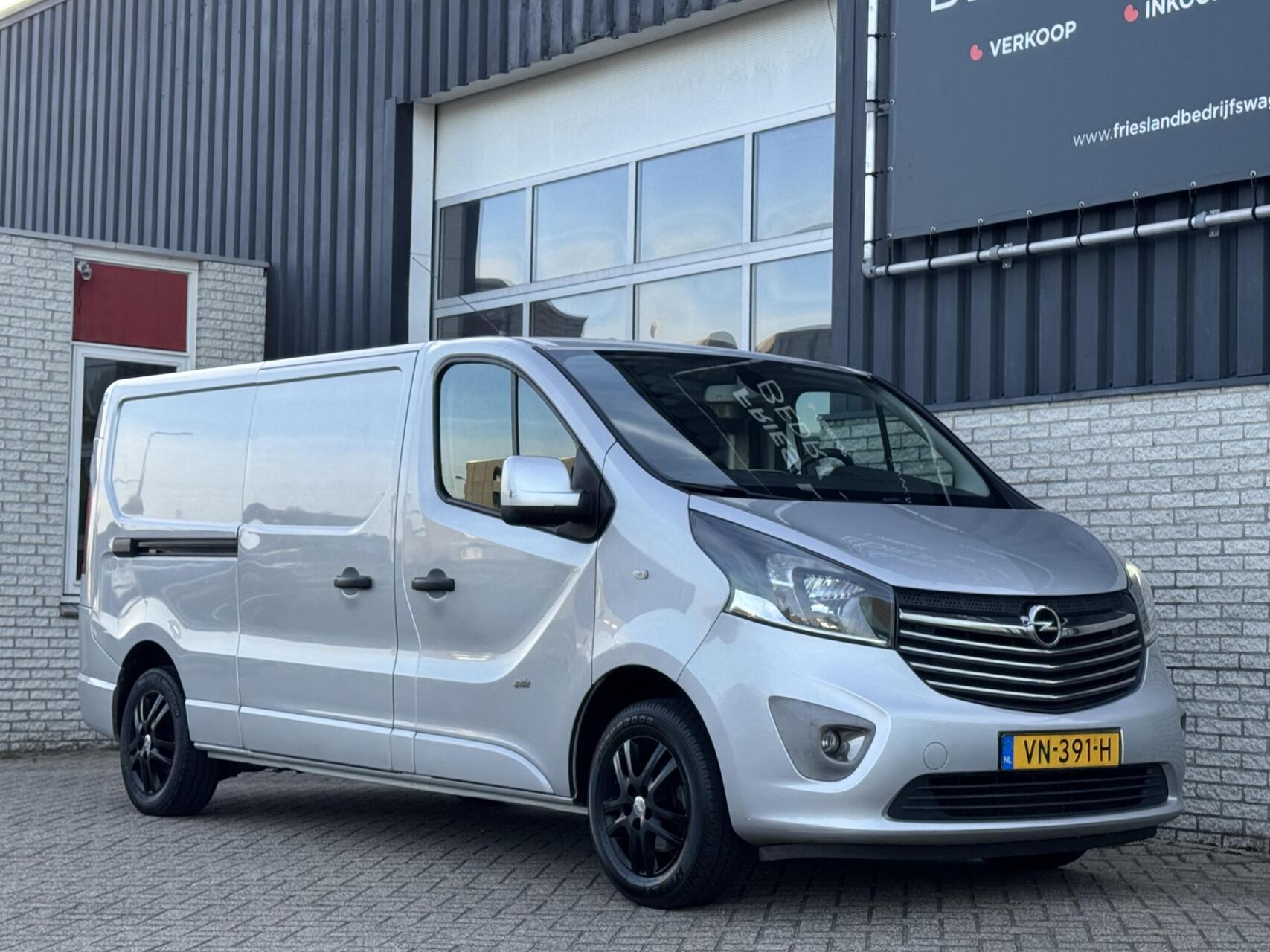 Foto van Opel Vivaro-b
