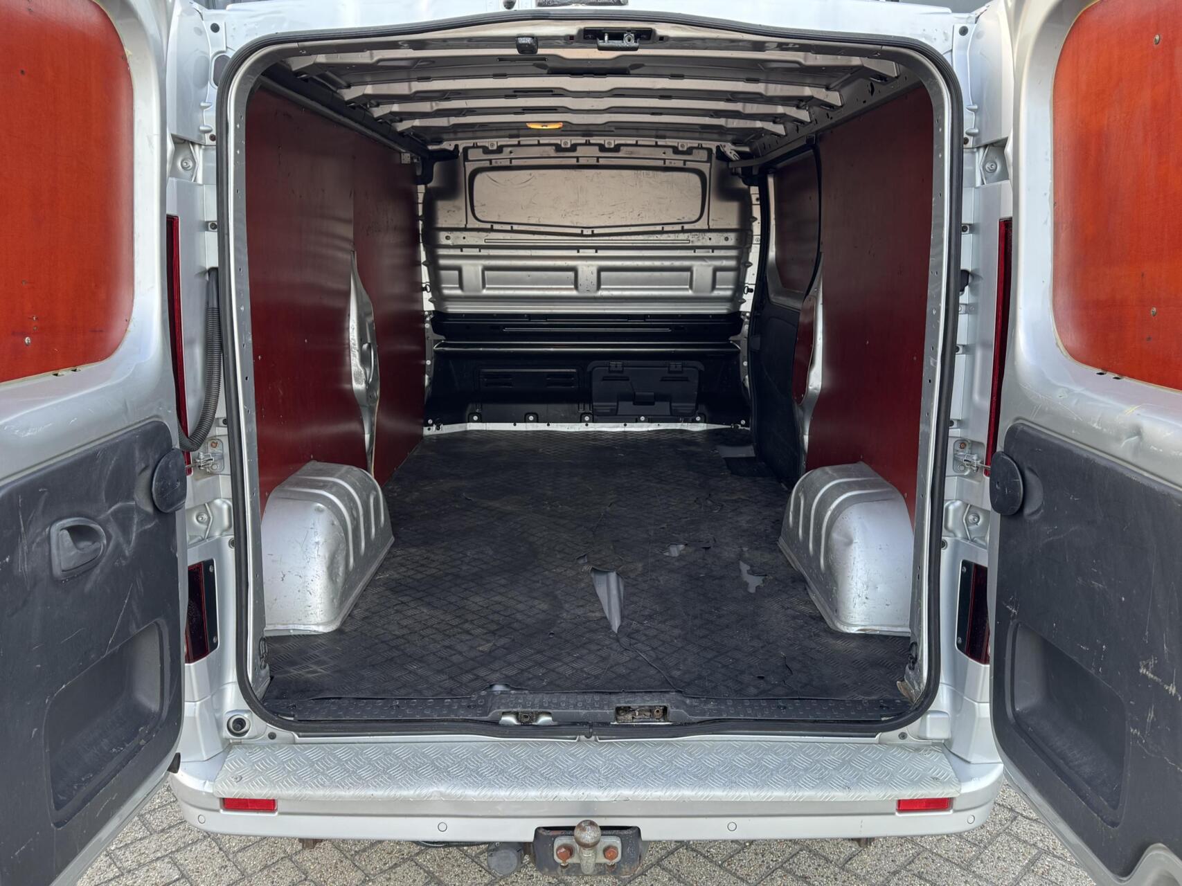 Foto van Opel Vivaro-b