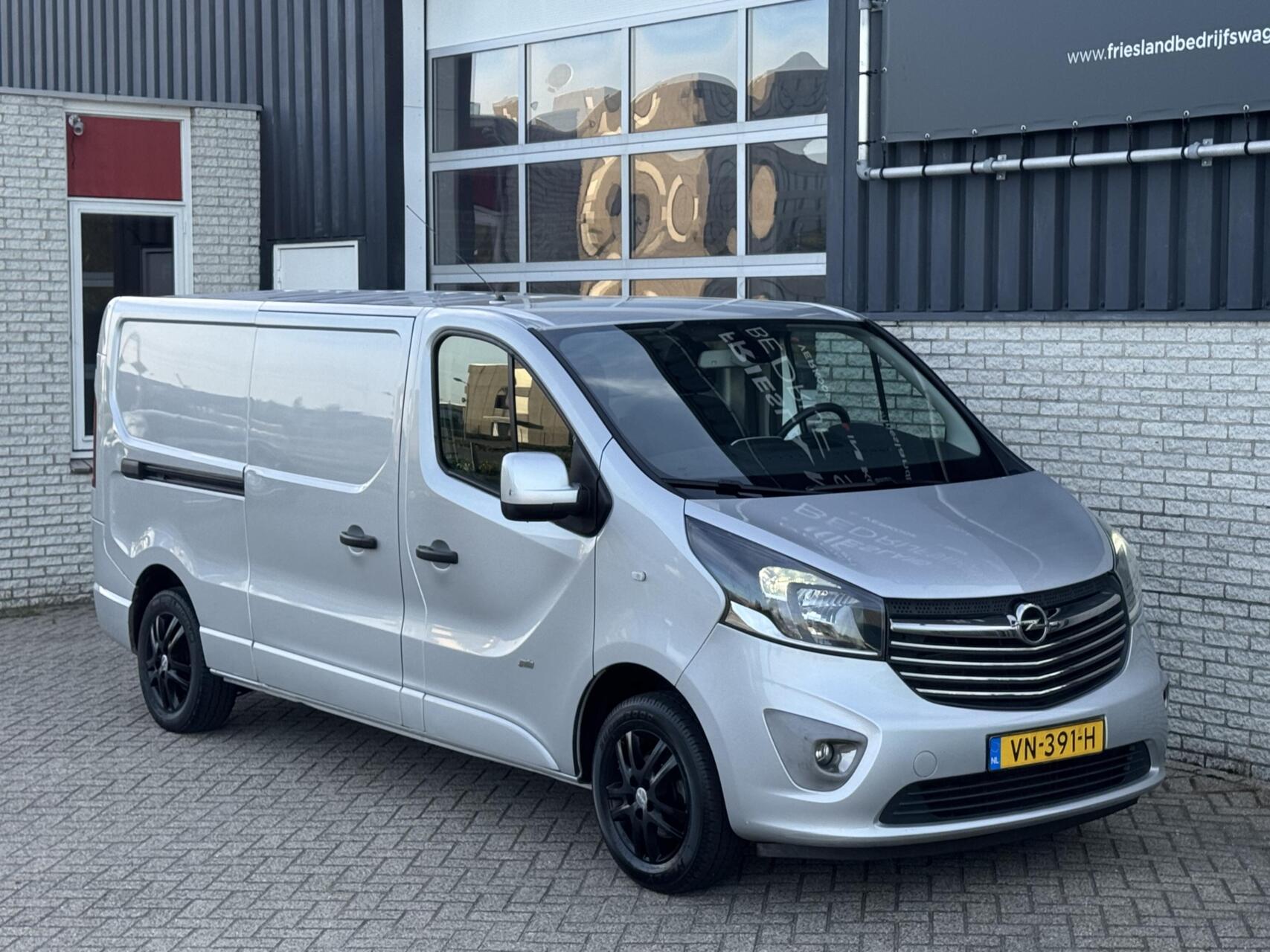 Foto van Opel Vivaro-b