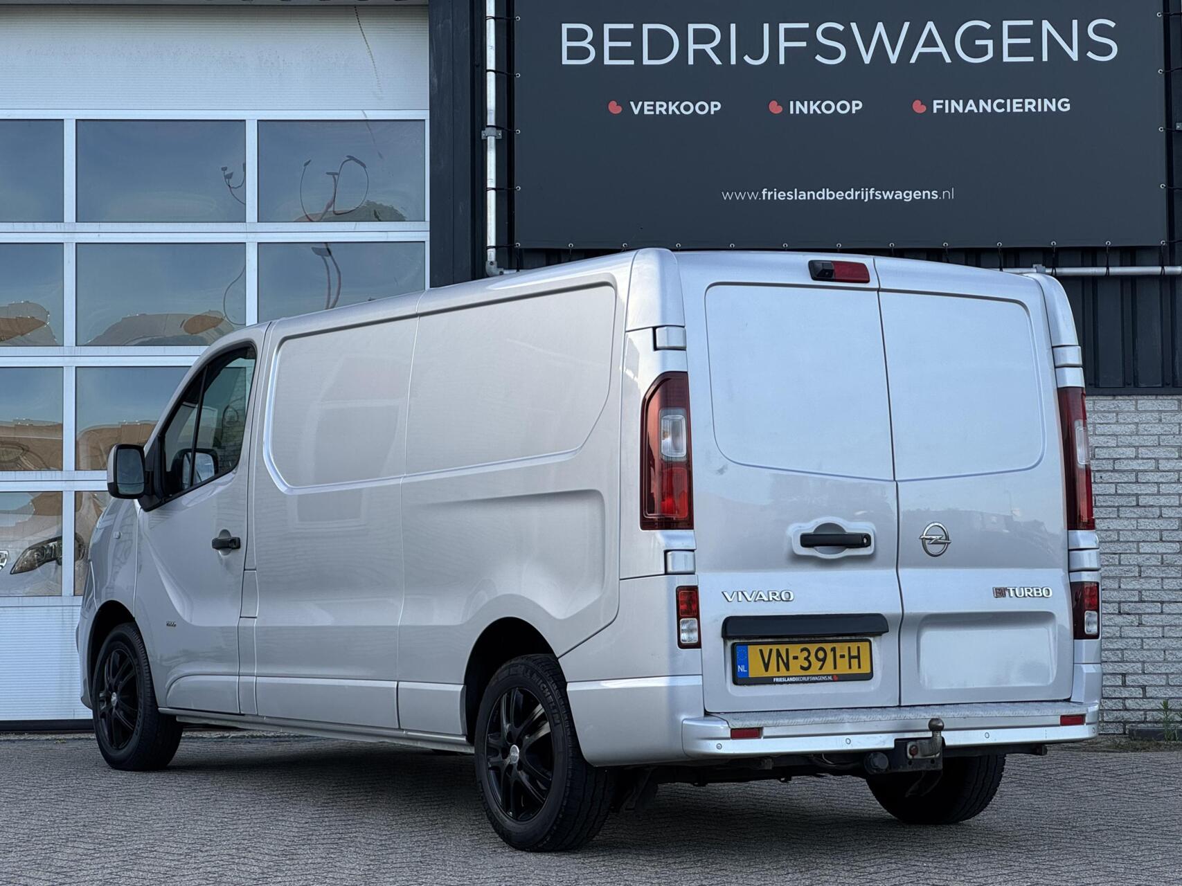 Foto van Opel Vivaro-b