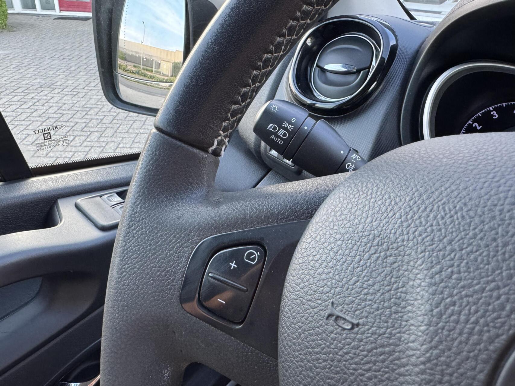 Foto van Opel Vivaro-b