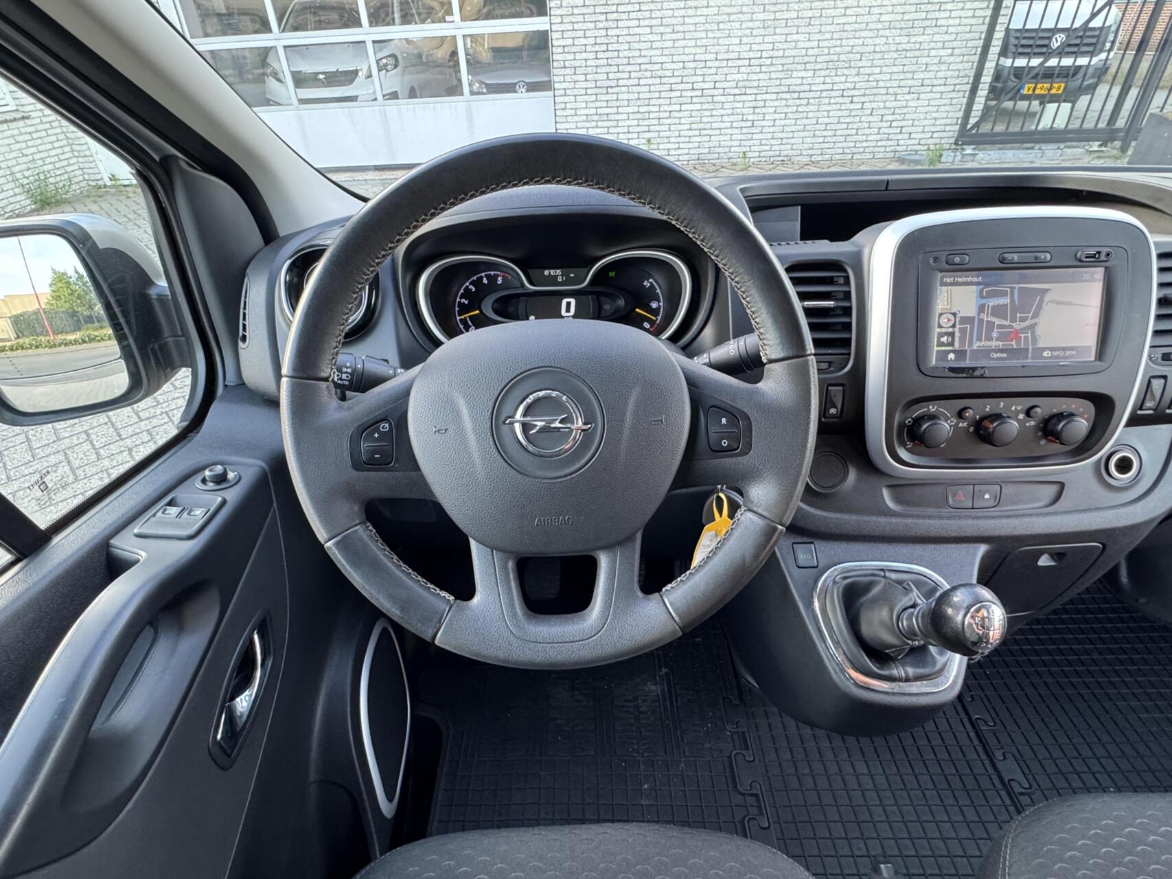 Foto van Opel Vivaro-b
