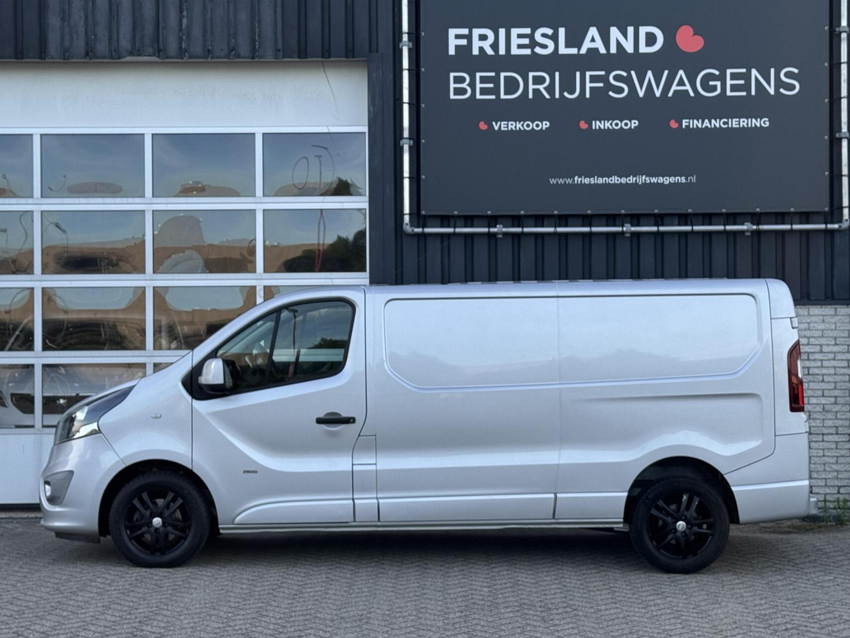 Foto van Opel Vivaro-b