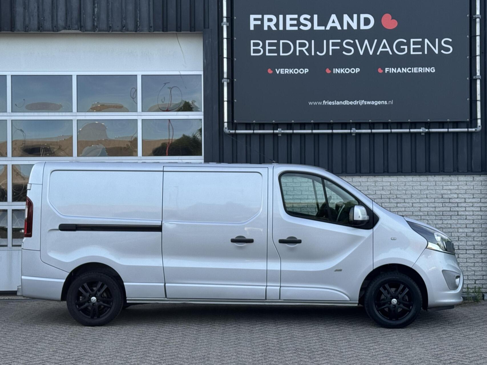 Foto van Opel Vivaro-b