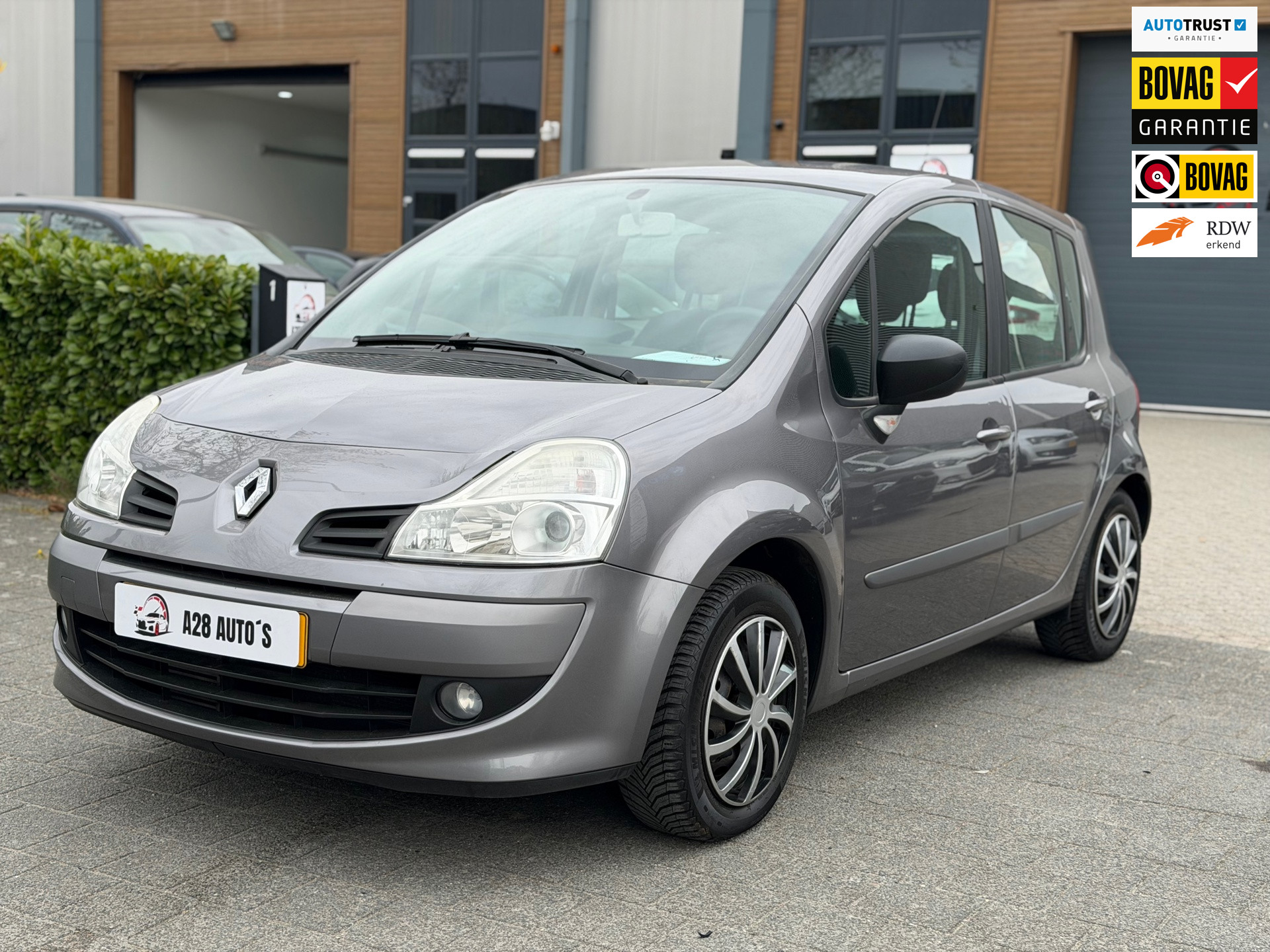 Renault Modus 1.2 TCE Night & Day | Nieuwe APK | Nette auto 2011 - voorkant