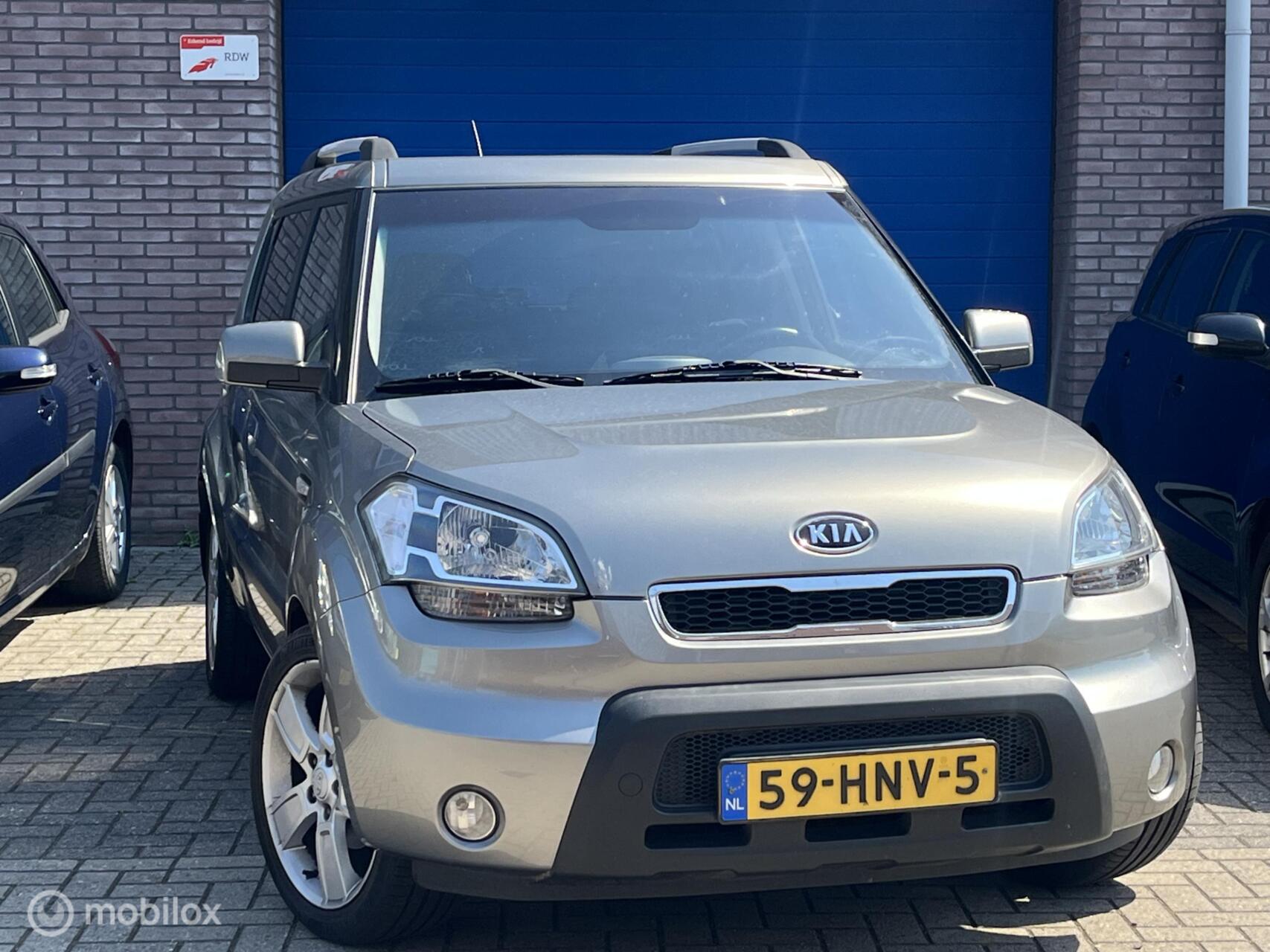 Kia Soul 1.6 X-ecutive NAP 98.463 km met boekjes 2009 Originele auto met een koude airco, 18" LMV, etc. 2009 - voorkant