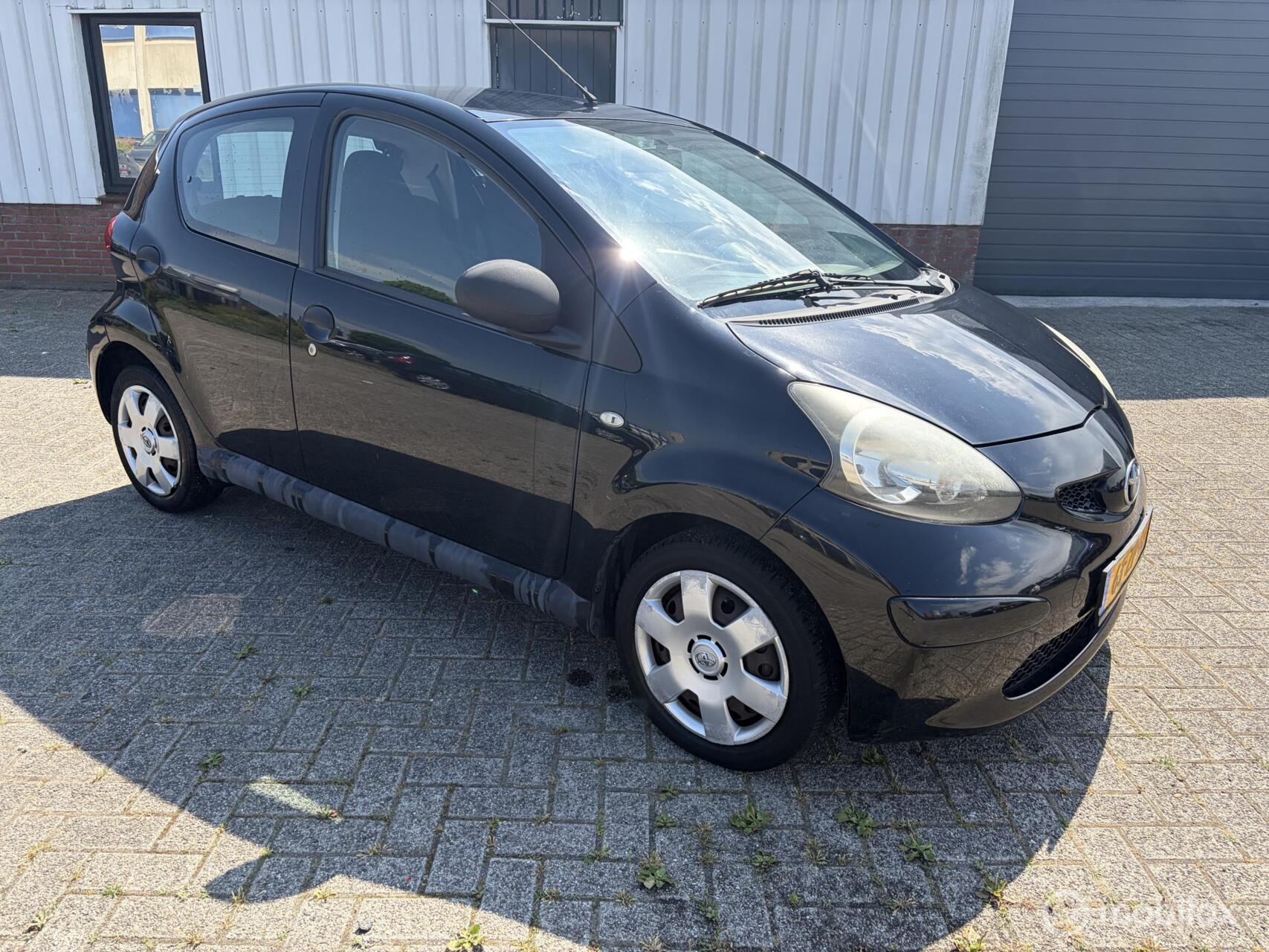 Toyota Aygo 1.0-12V 2008 - voorkant