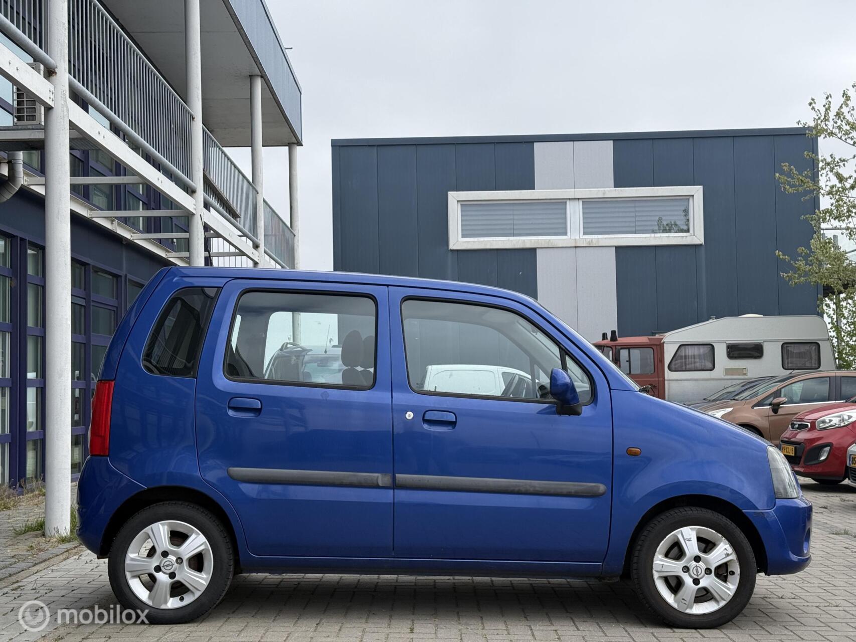 Foto van Opel Agila