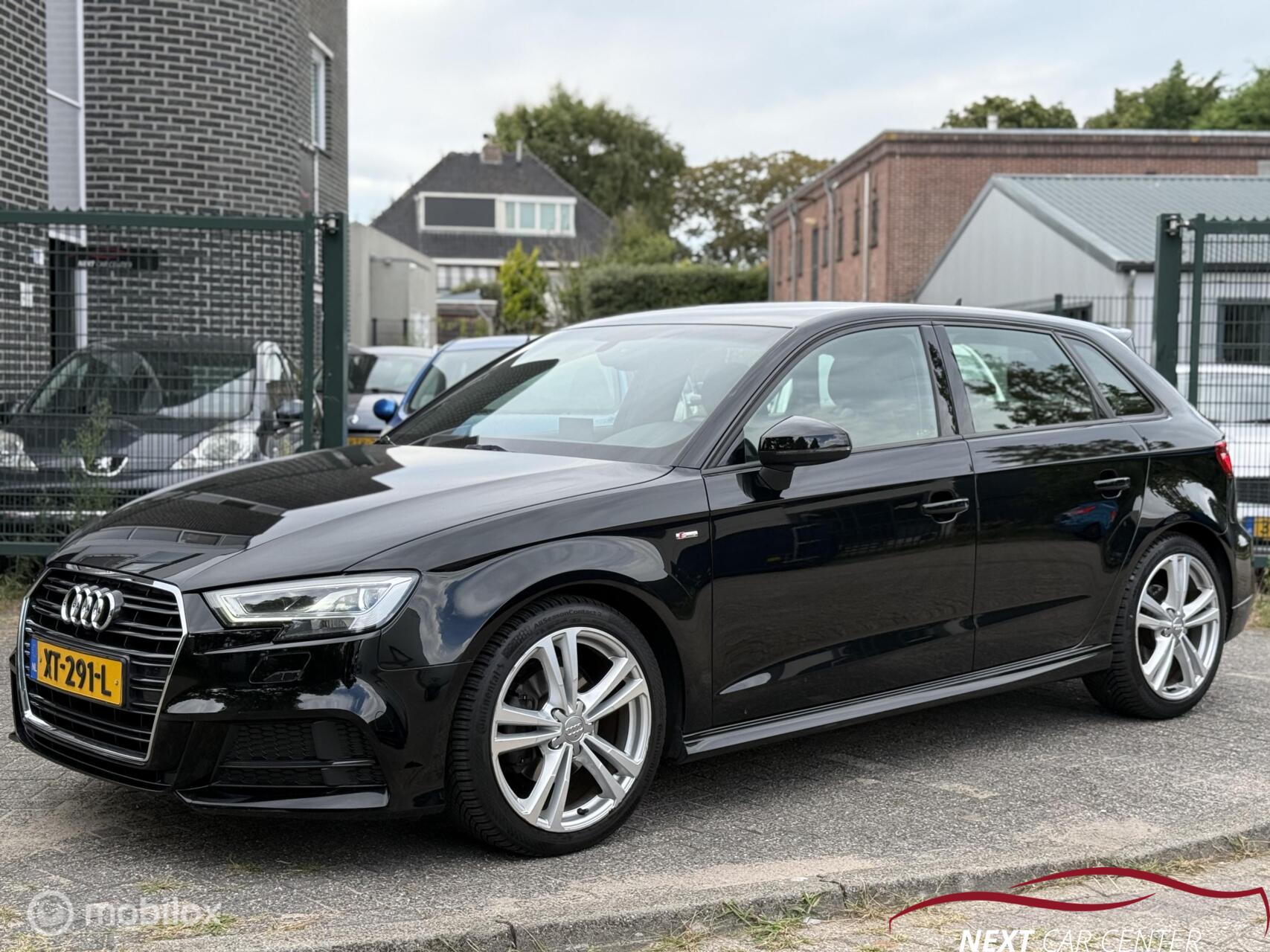 Audi A3 Sportback 30 TFSI Sport S Line Edition AUTOMAAT 2019 - voorkant