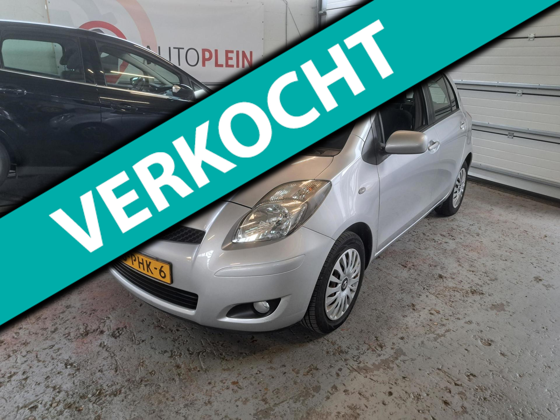 Toyota Toyota Yaris 1.3 VVTi Aspiration 2011 - voorkant