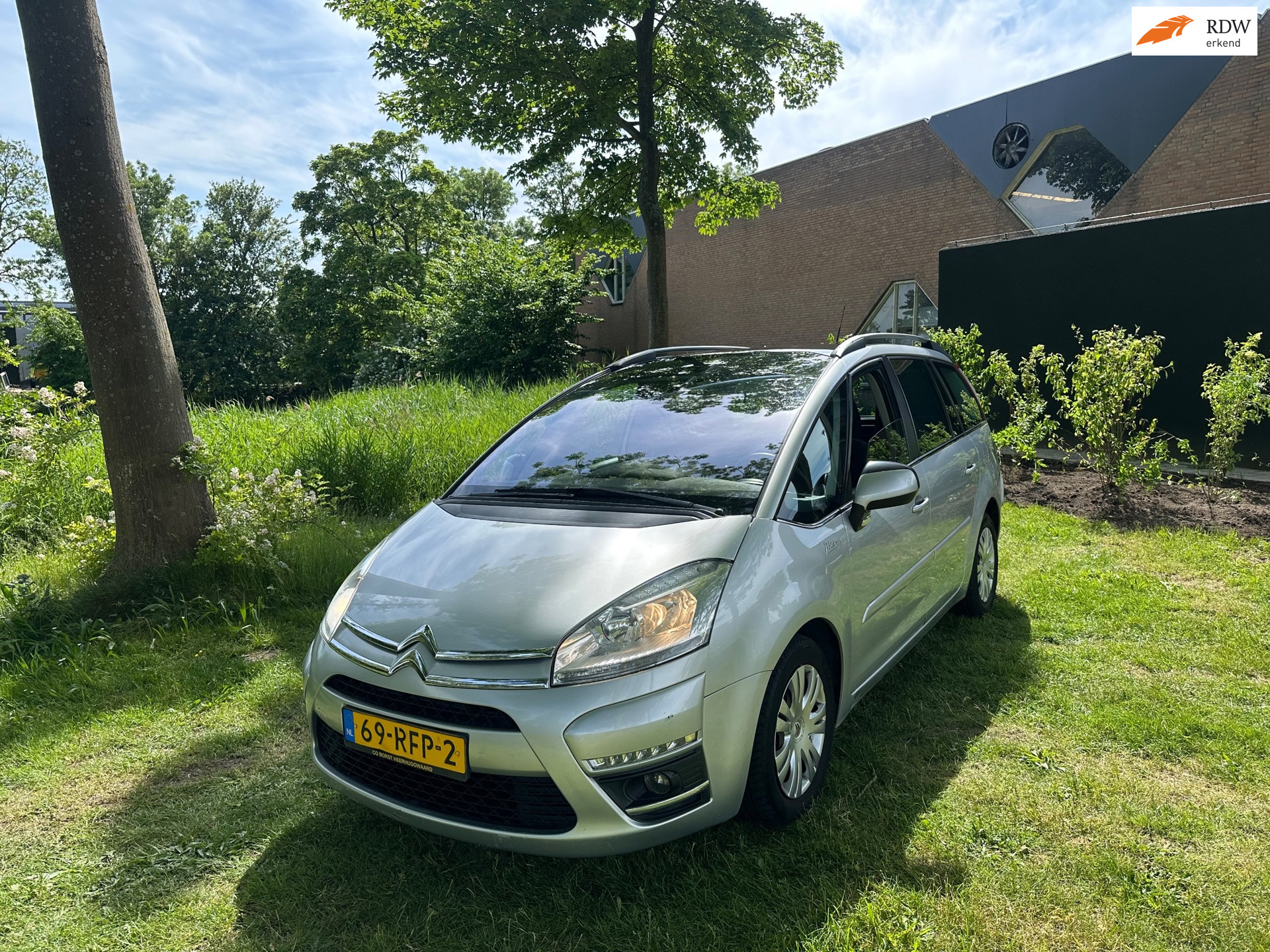 Citroen C4 Picasso 1.6 THP Tendance EGS Airco PDC Kijkdak Automaat NAP!!! 2011 - voorkant