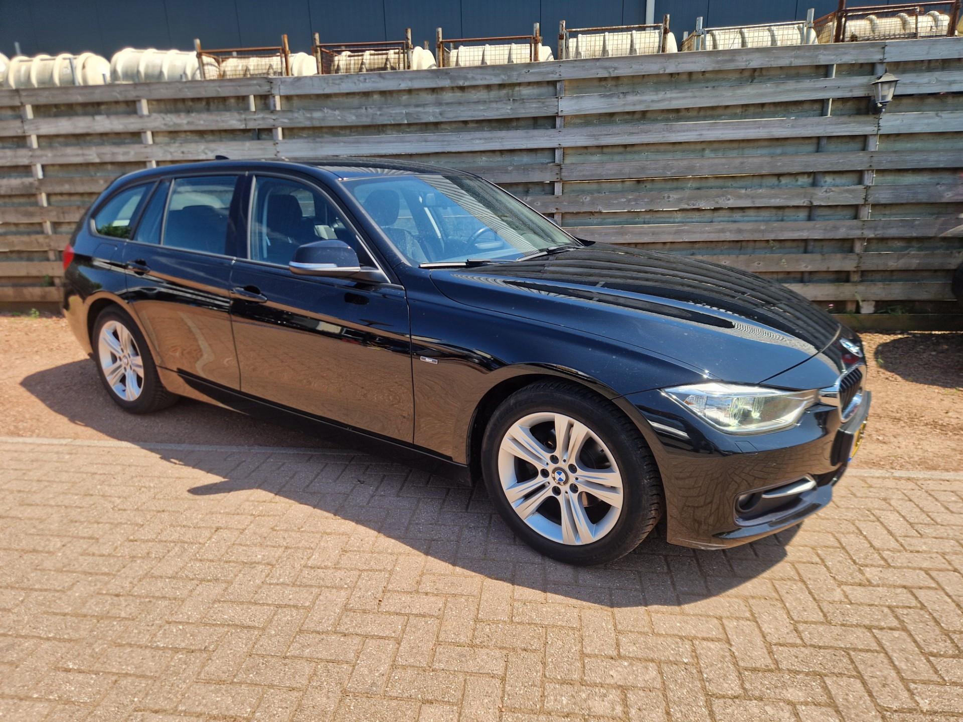 BMW 3-serie Touring 316i Executive Sport 2013 - voorkant