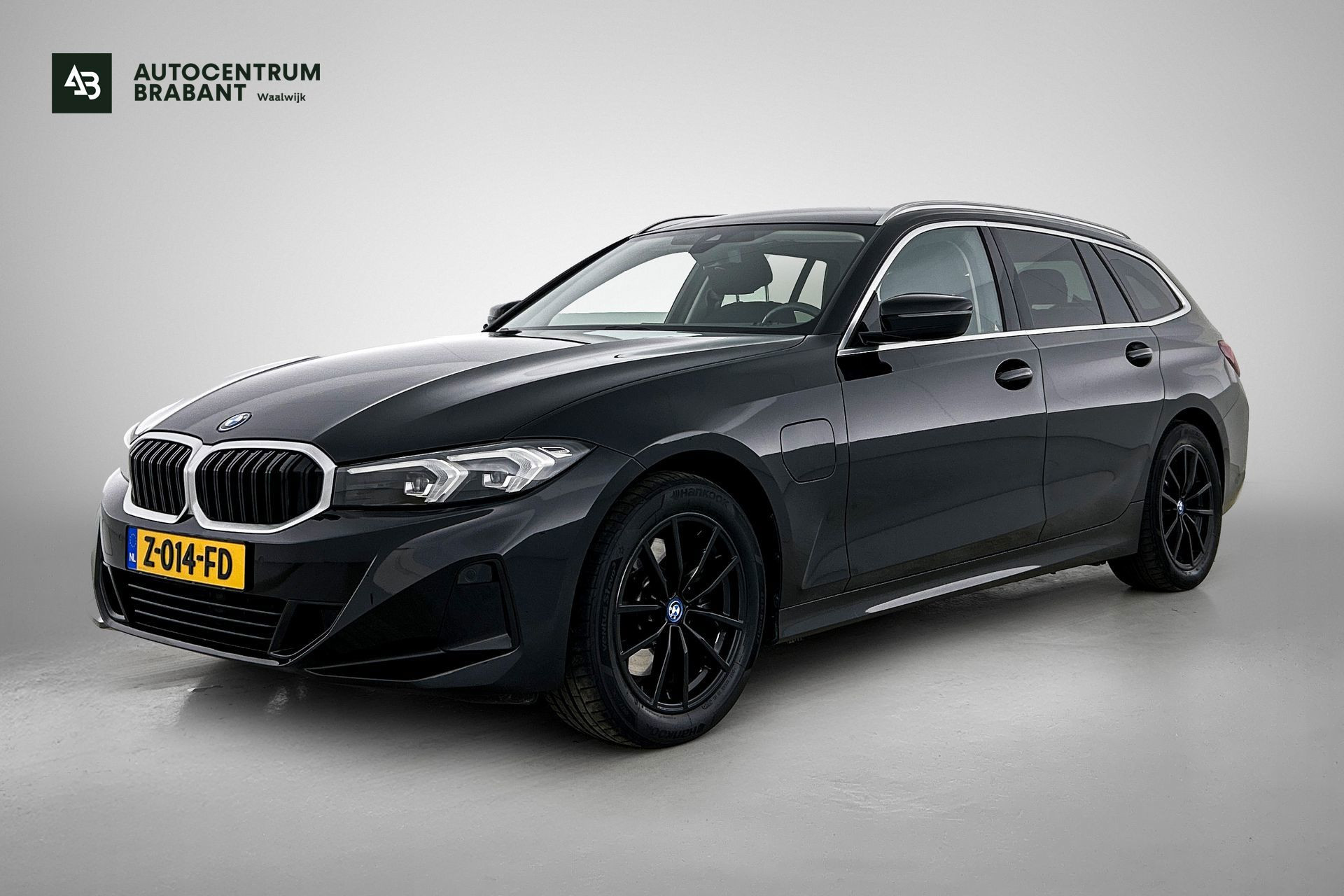 BMW 320e 320e Business Edition Plus(NL-auto, Dealer OnderH, 1e Eig, Navi Pro, Carplay, Wide Screen, Etc) 2024 - voorkant