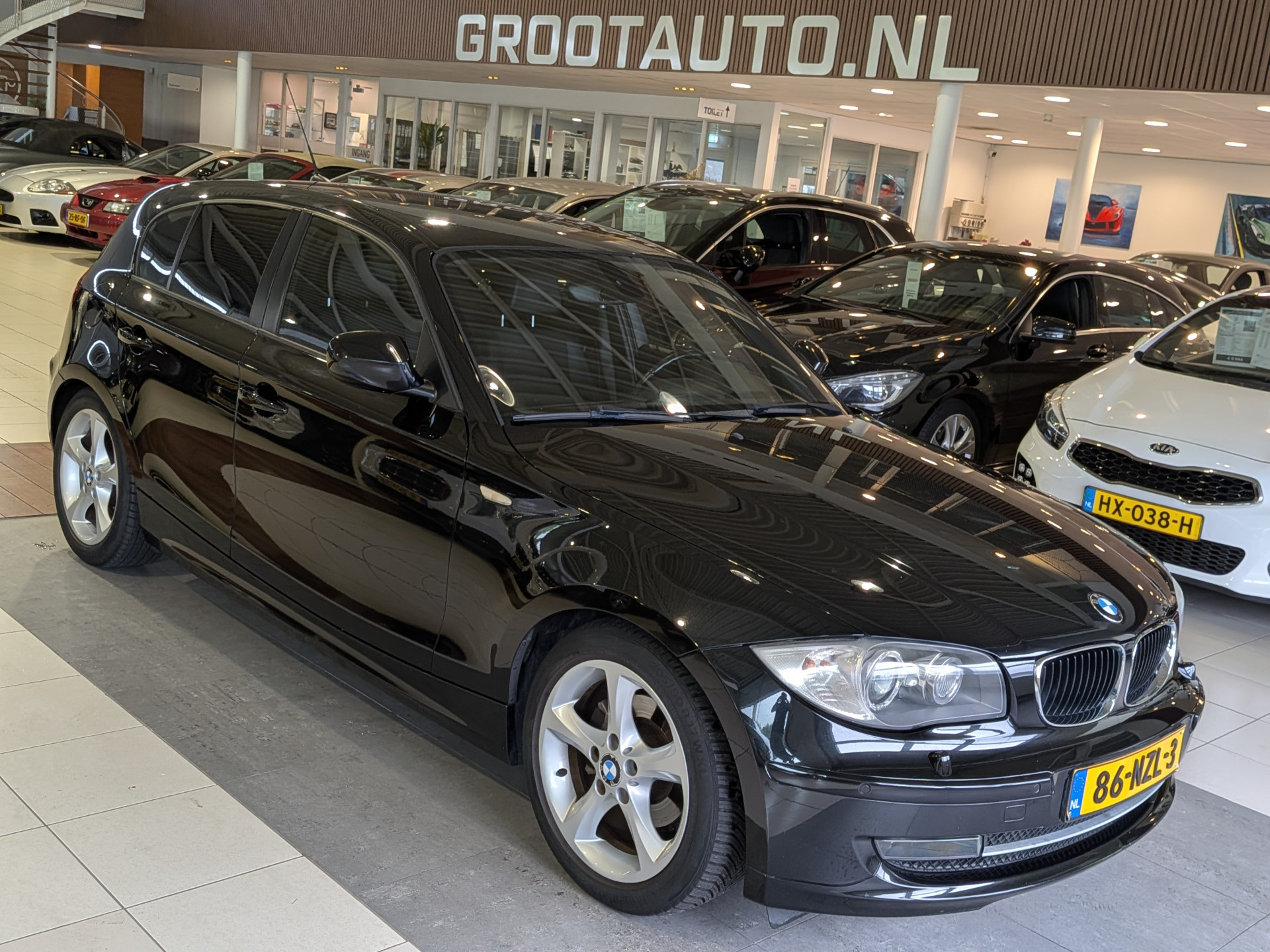 BMW 118i 118i Business Line Ultimate Edition Automaat 2011 - voorkant