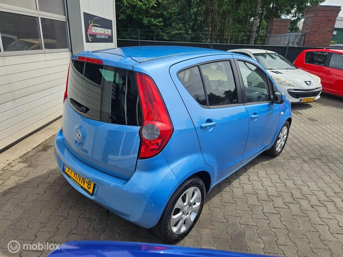 Foto van Opel Agila