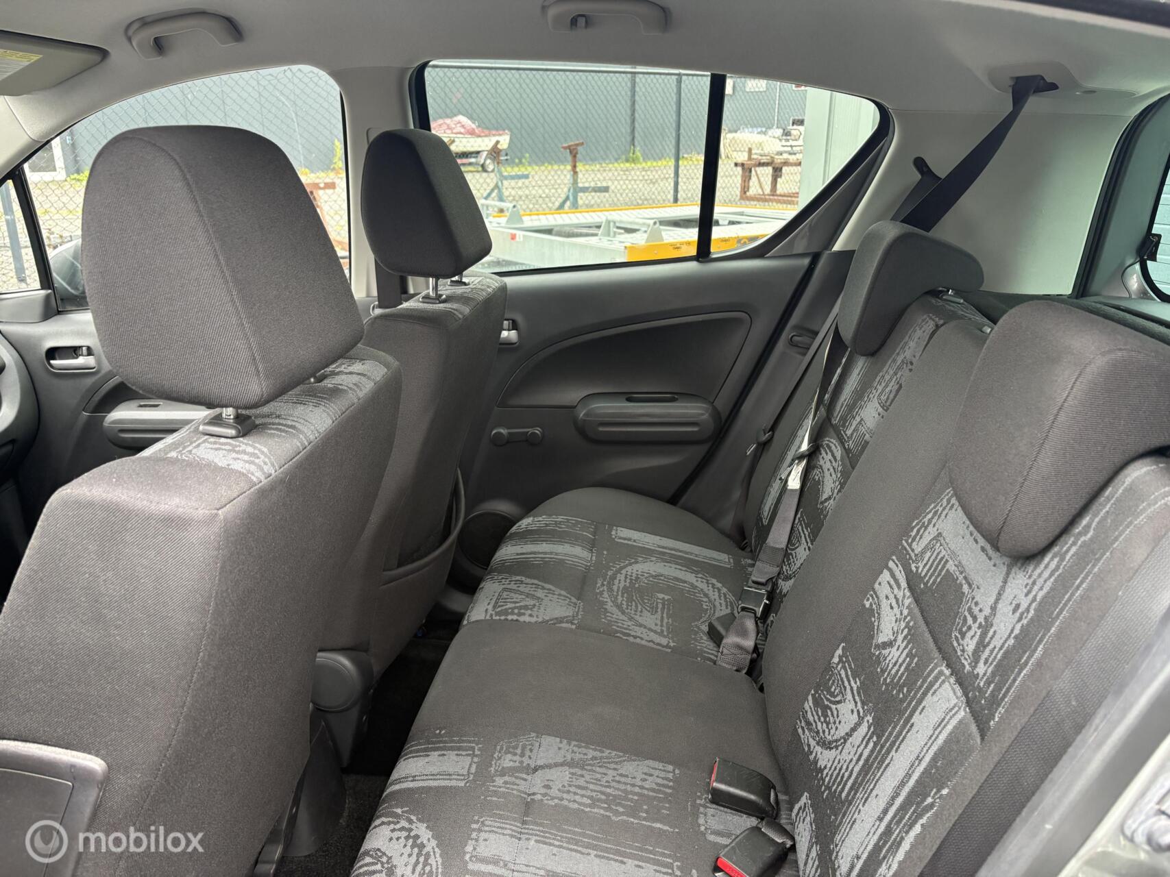 Foto van Opel Agila