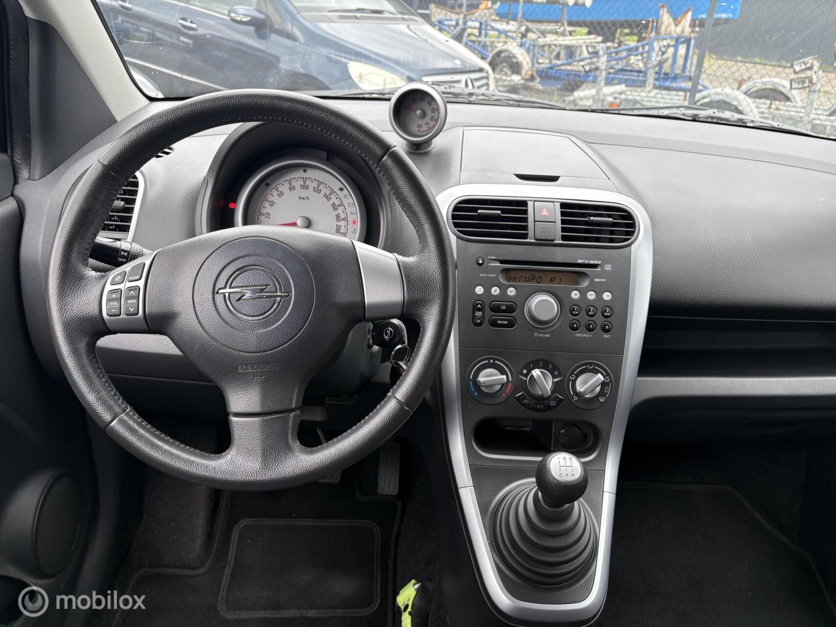 Foto van Opel Agila