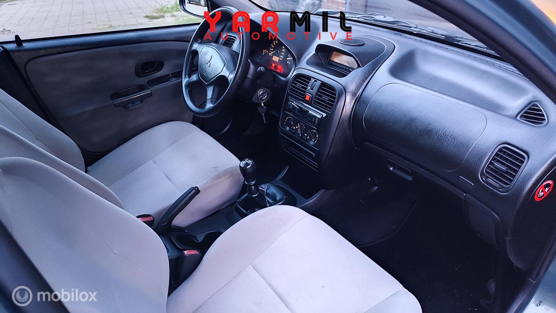 Foto van Mitsubishi Carisma