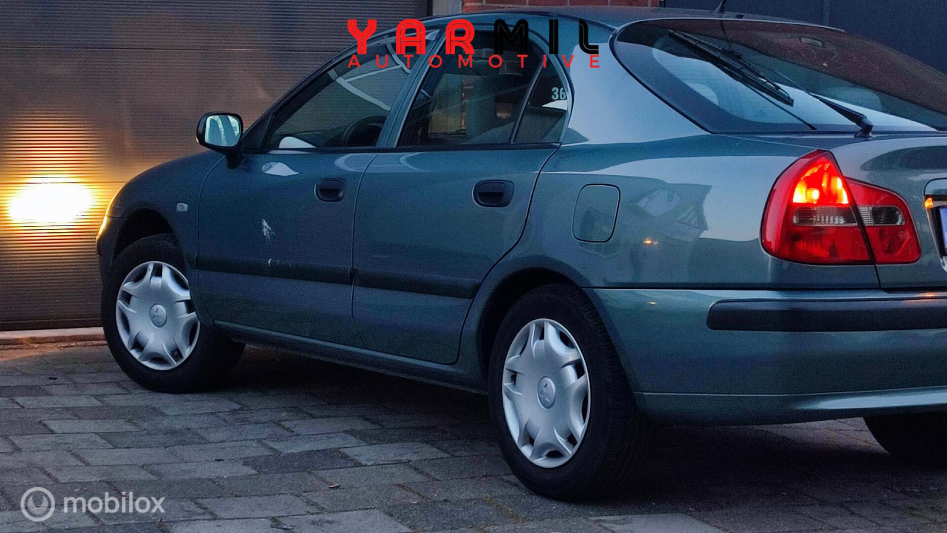 Foto van Mitsubishi Carisma