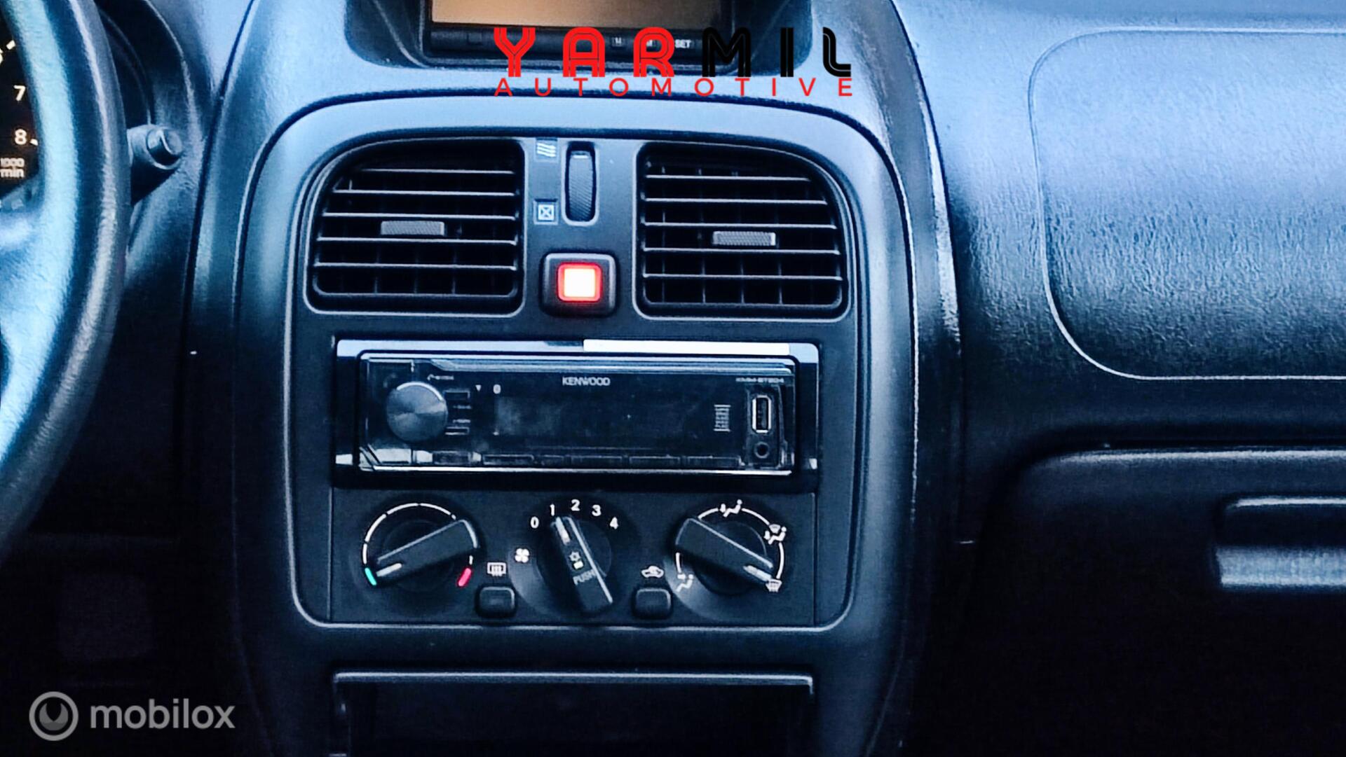 Foto van Mitsubishi Carisma