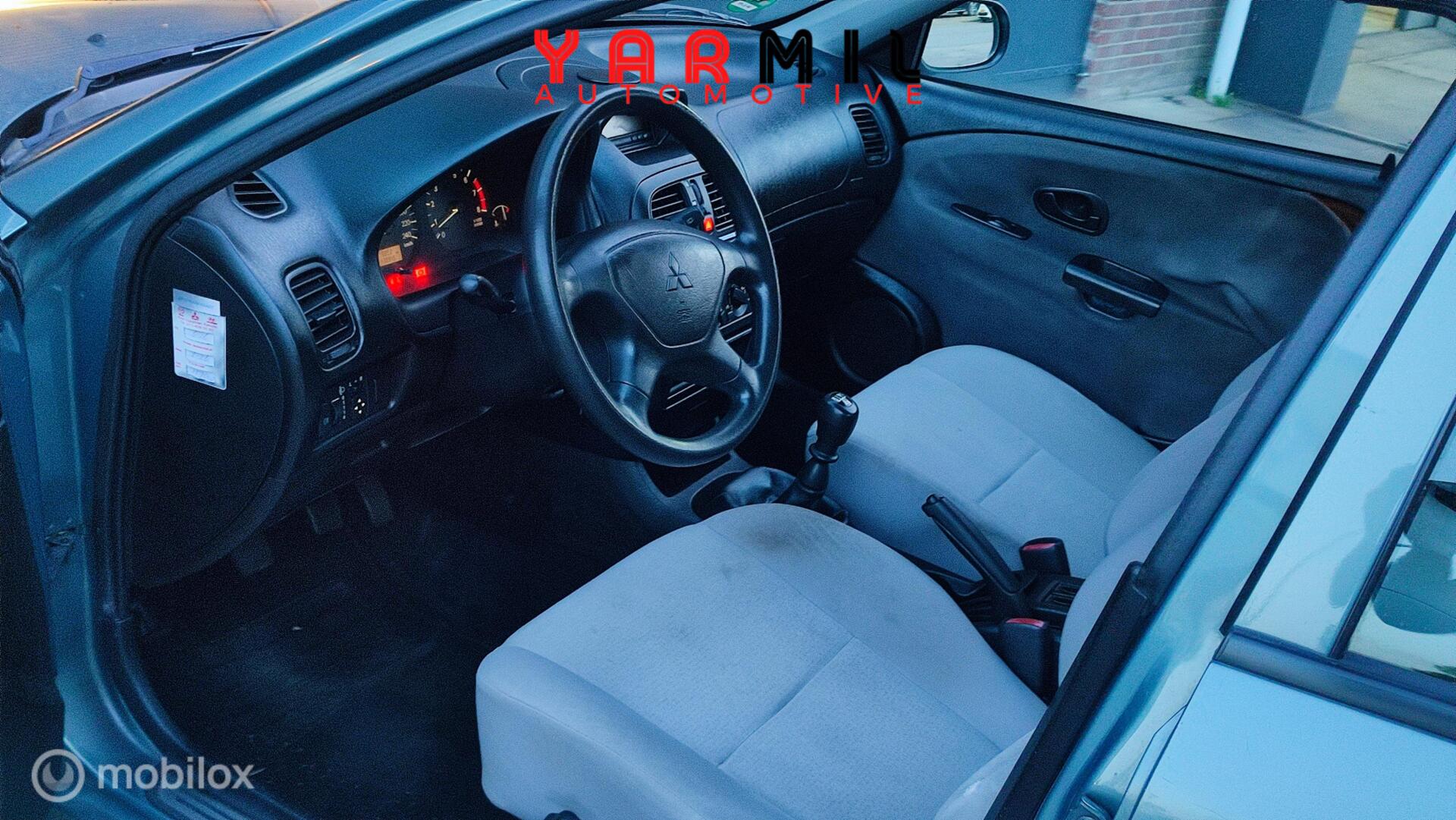 Foto van Mitsubishi Carisma