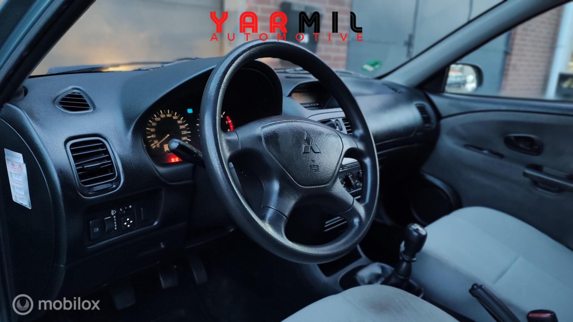 Foto van Mitsubishi Carisma