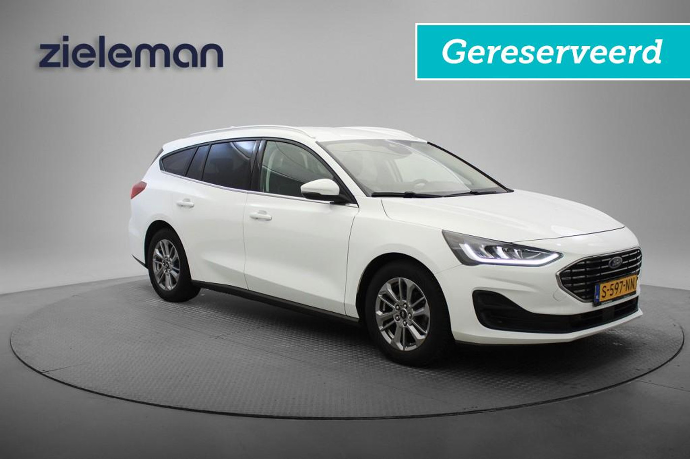 Ford Focus 1.0 EcoBoost Hybrid Titanium Style - Carplay, Cruise, Clima, Afn. Trekhaak 2023 - voorkant
