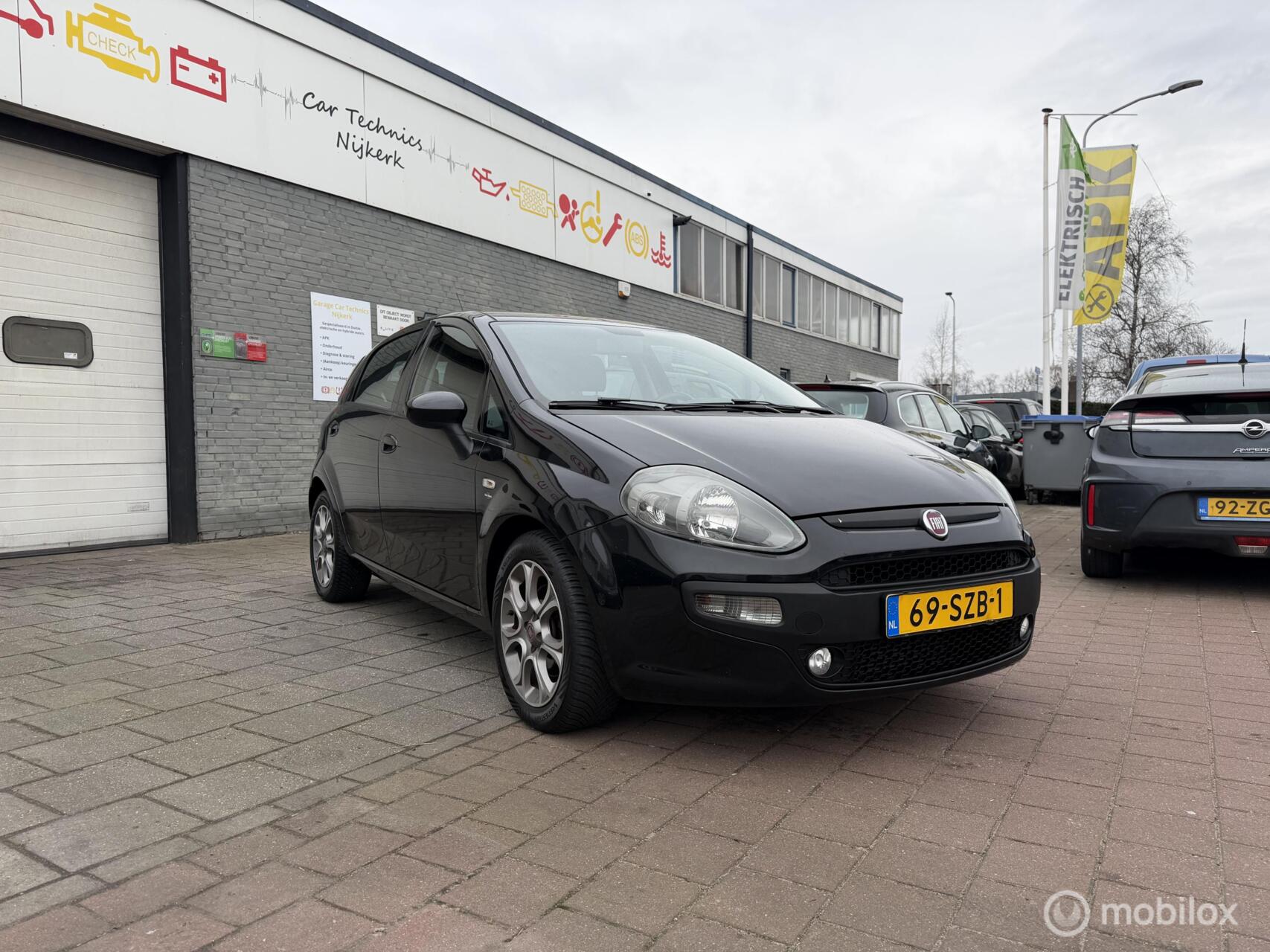 Fiat Punto 1.3 M-Jet Racing Apk 28-01-2027 2012 - voorkant