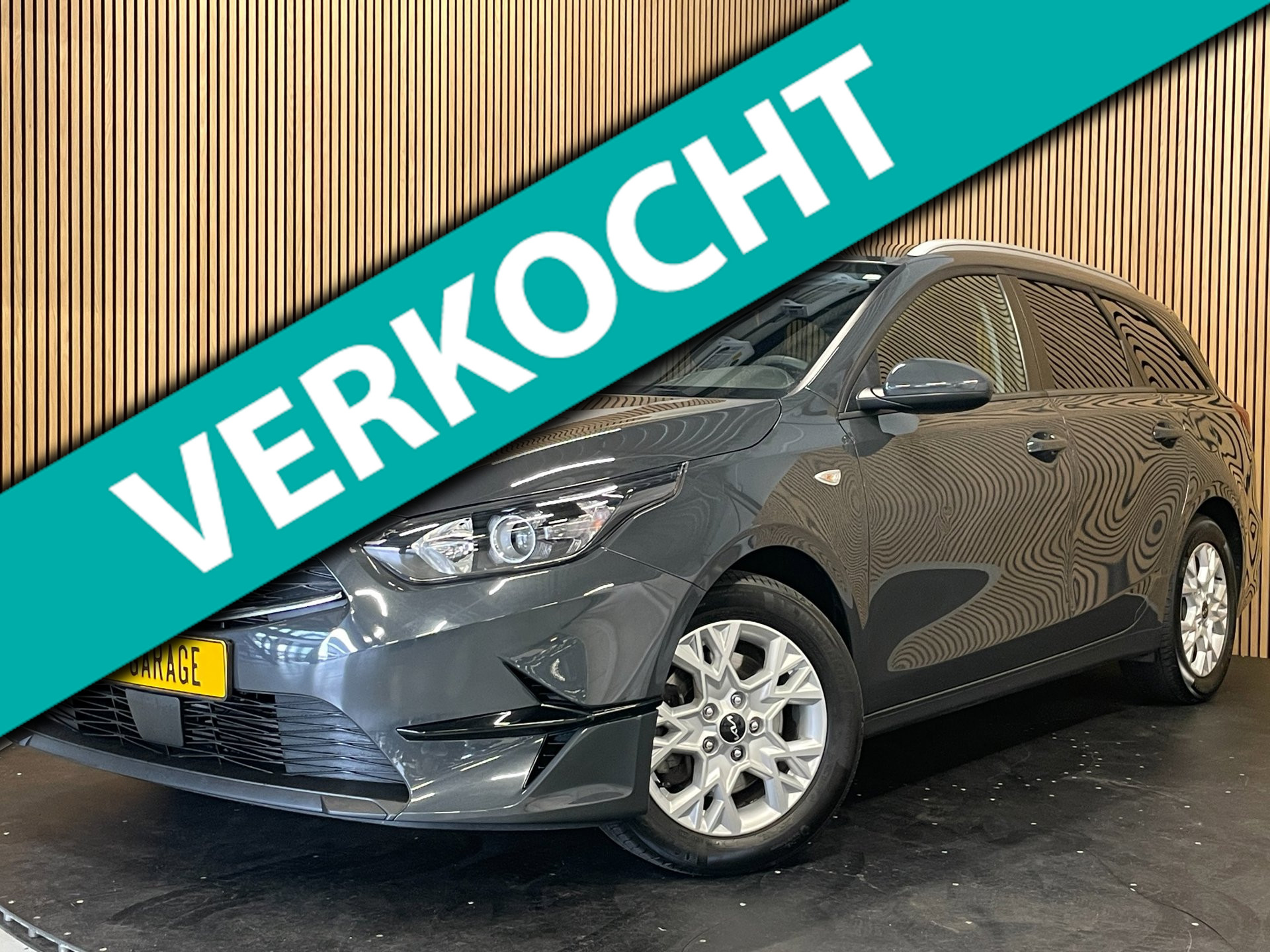 Renault Clio 1.0 TCE 100pk Bi-Fuel Intens camera/ECC/cruise/navi/PDC LPG-G3 2023 - voorkant