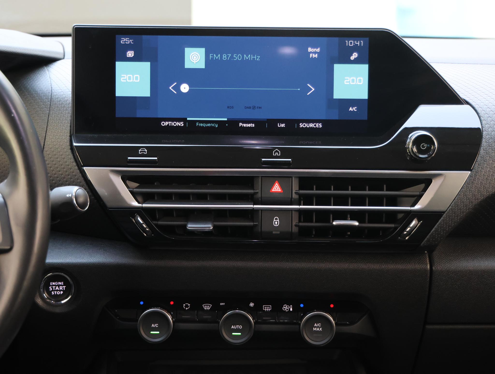 Foto van Citroen E-c4