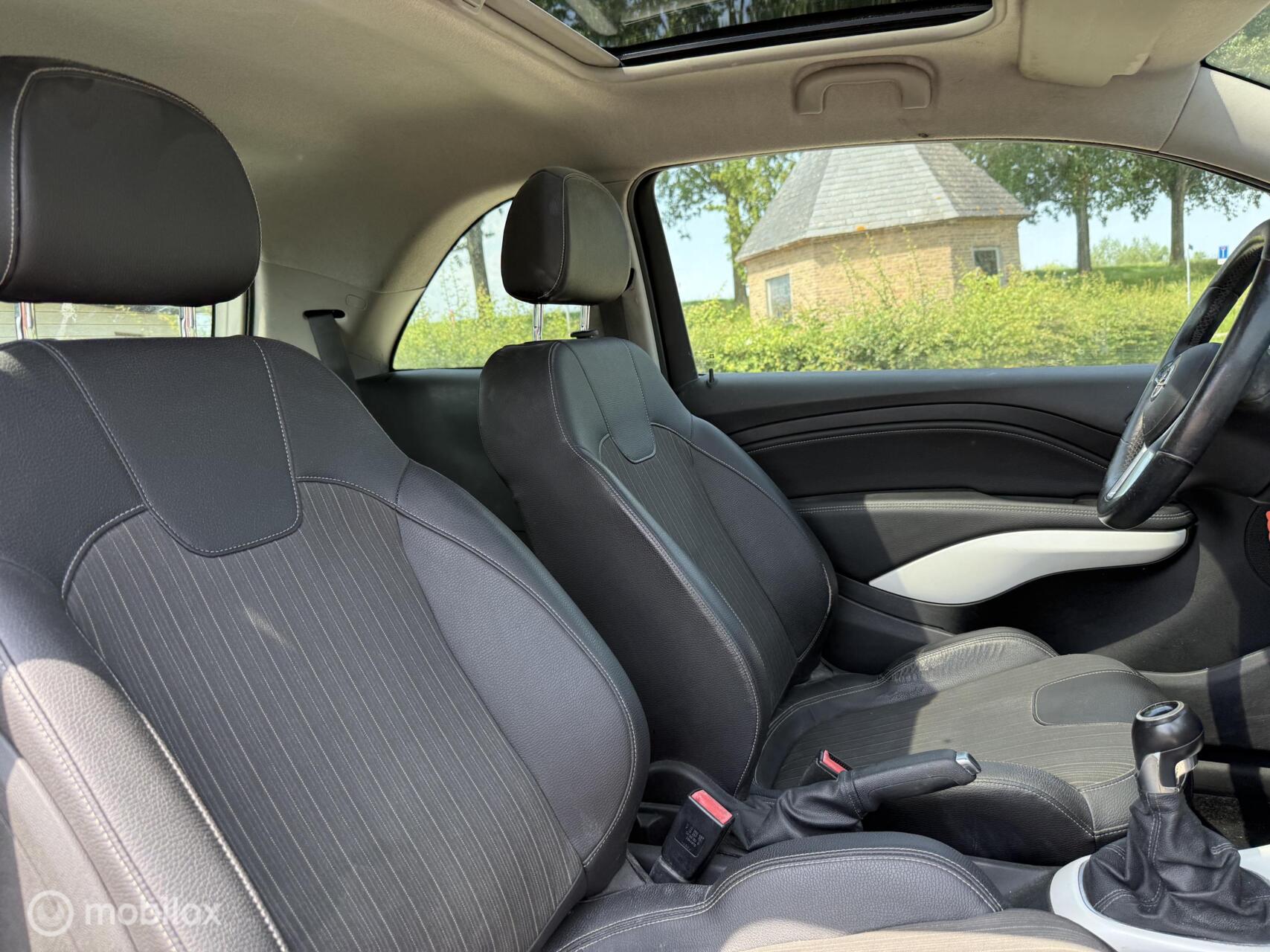 Foto van Opel Adam