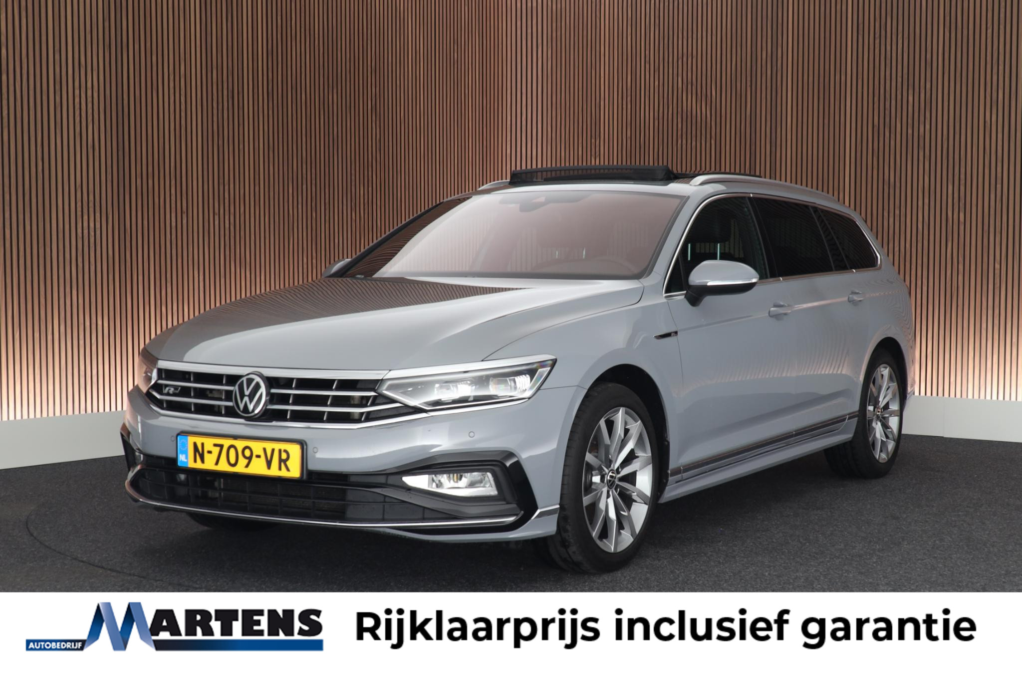 Volkswagen Passat 1.5 TSI 150pk DSG R-Line Business 2022 - voorkant