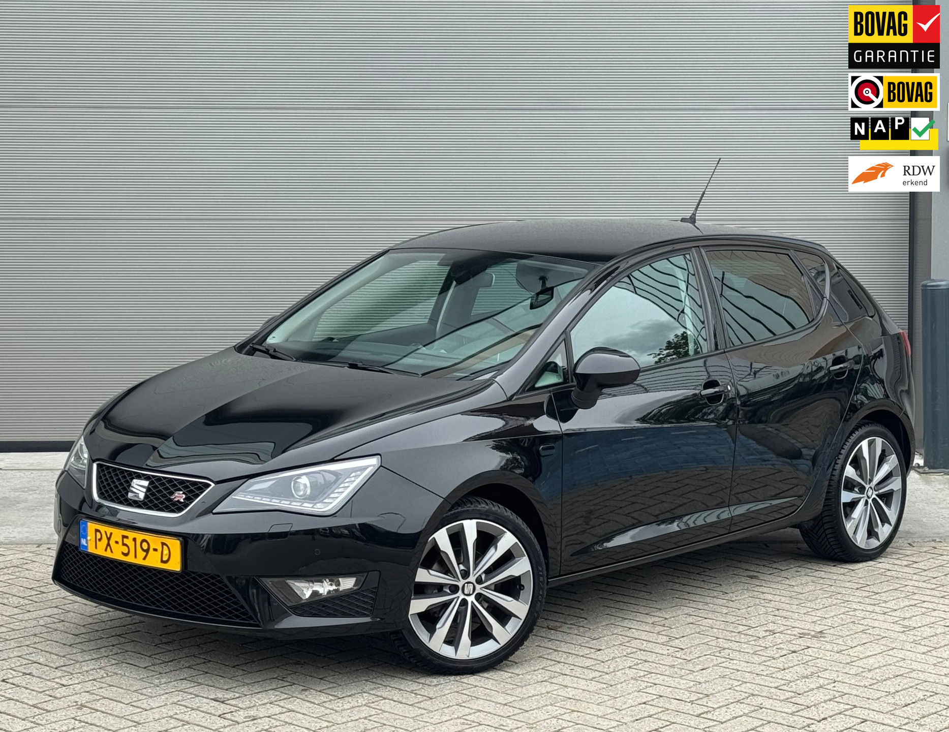 Seat Ibiza 1.0 TSI FR 95pk 5DRS 2018 Zwart XENON|CARPLAY|NAP 2018 - voorkant