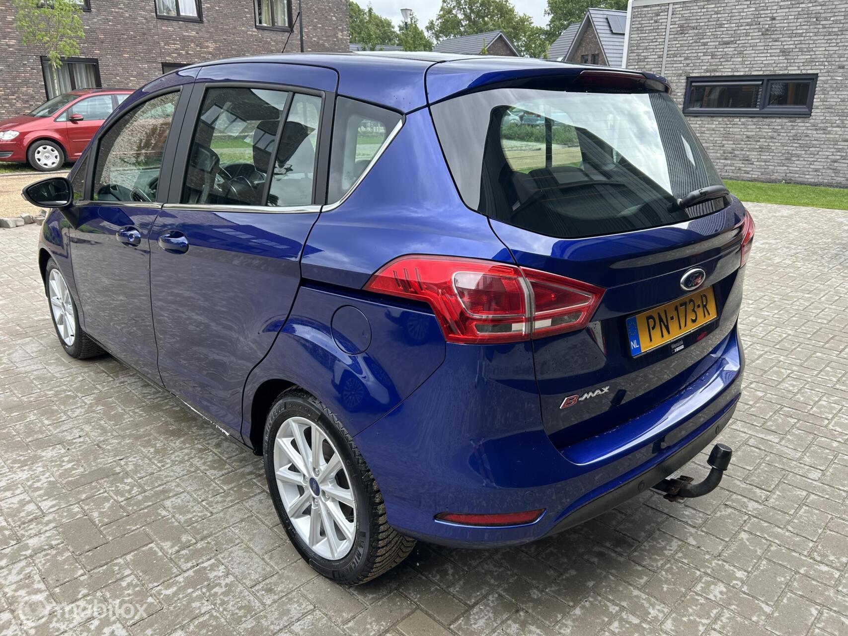 Foto van Ford B-max