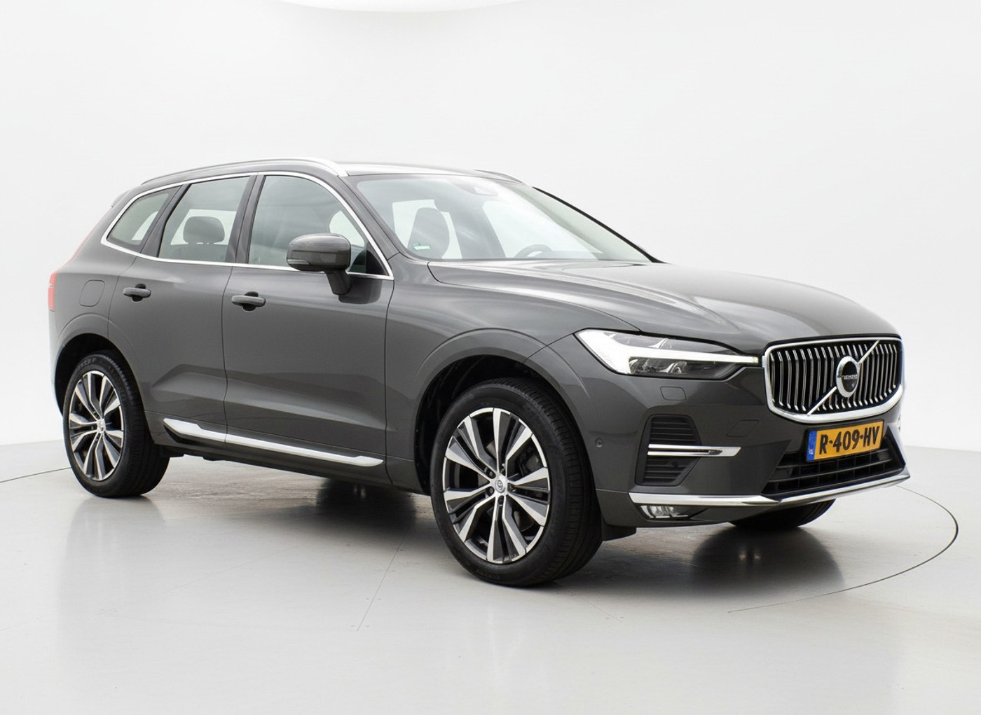 Volvo Xc60 2.0 B4 Inscription 2021 - voorkant