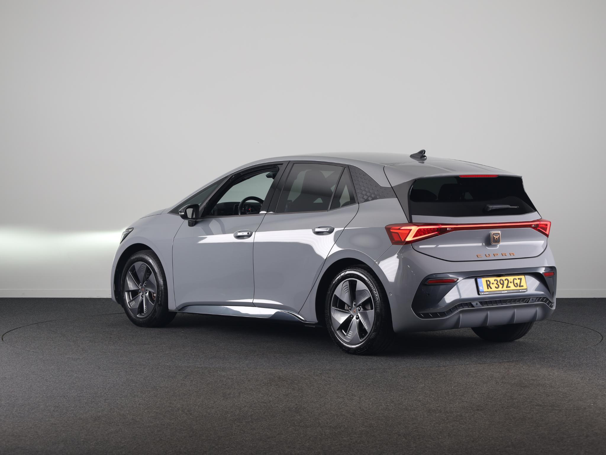Foto van Cupra Born 150 KW 58/62 KWH