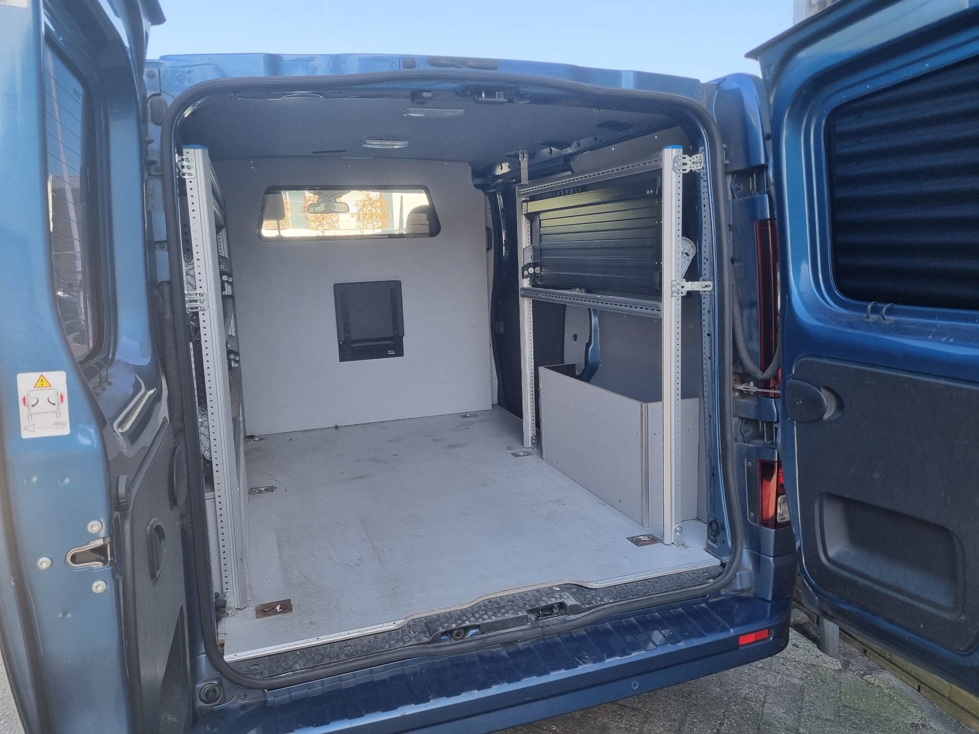 Foto van Opel Vivaro-b